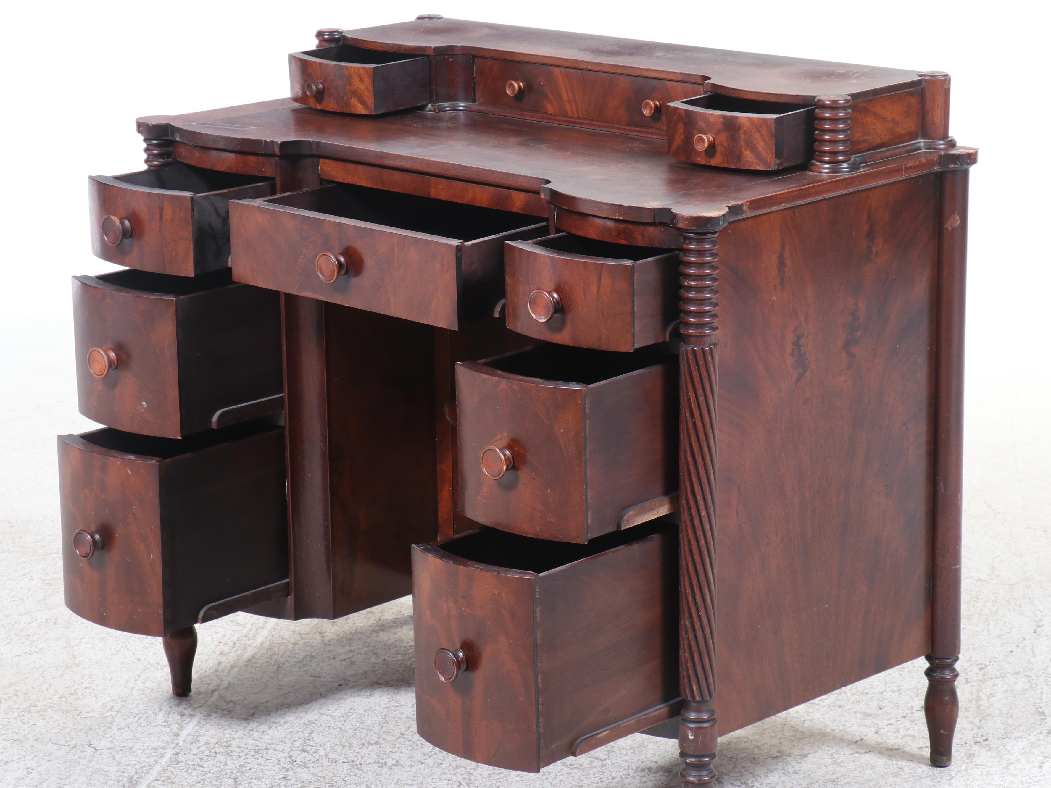 Flint & Horner Co. Georgian Style Flame Mahogany Sideboard, 20th Century
