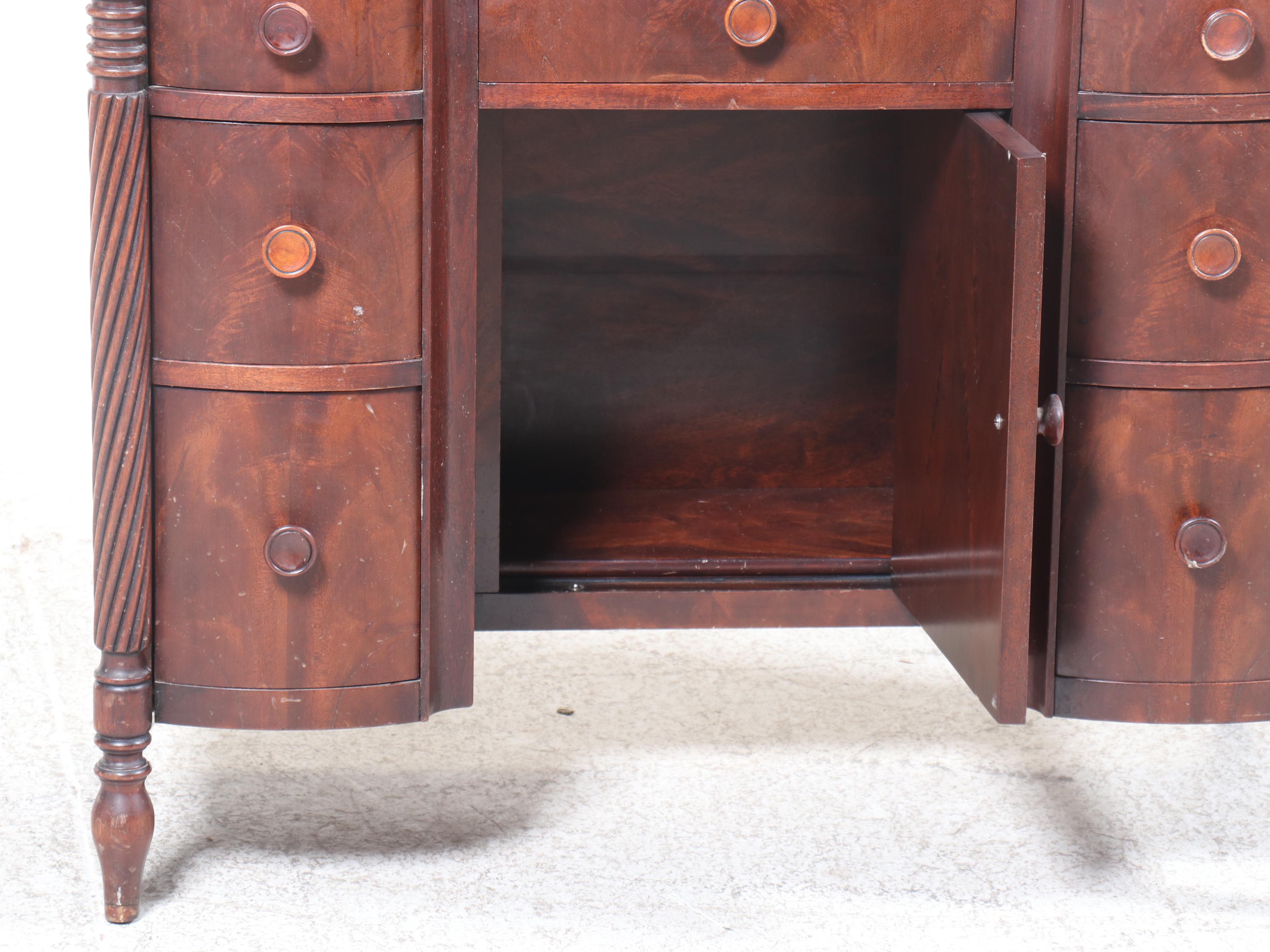 Flint & Horner Co. Georgian Style Flame Mahogany Sideboard, 20th Century
