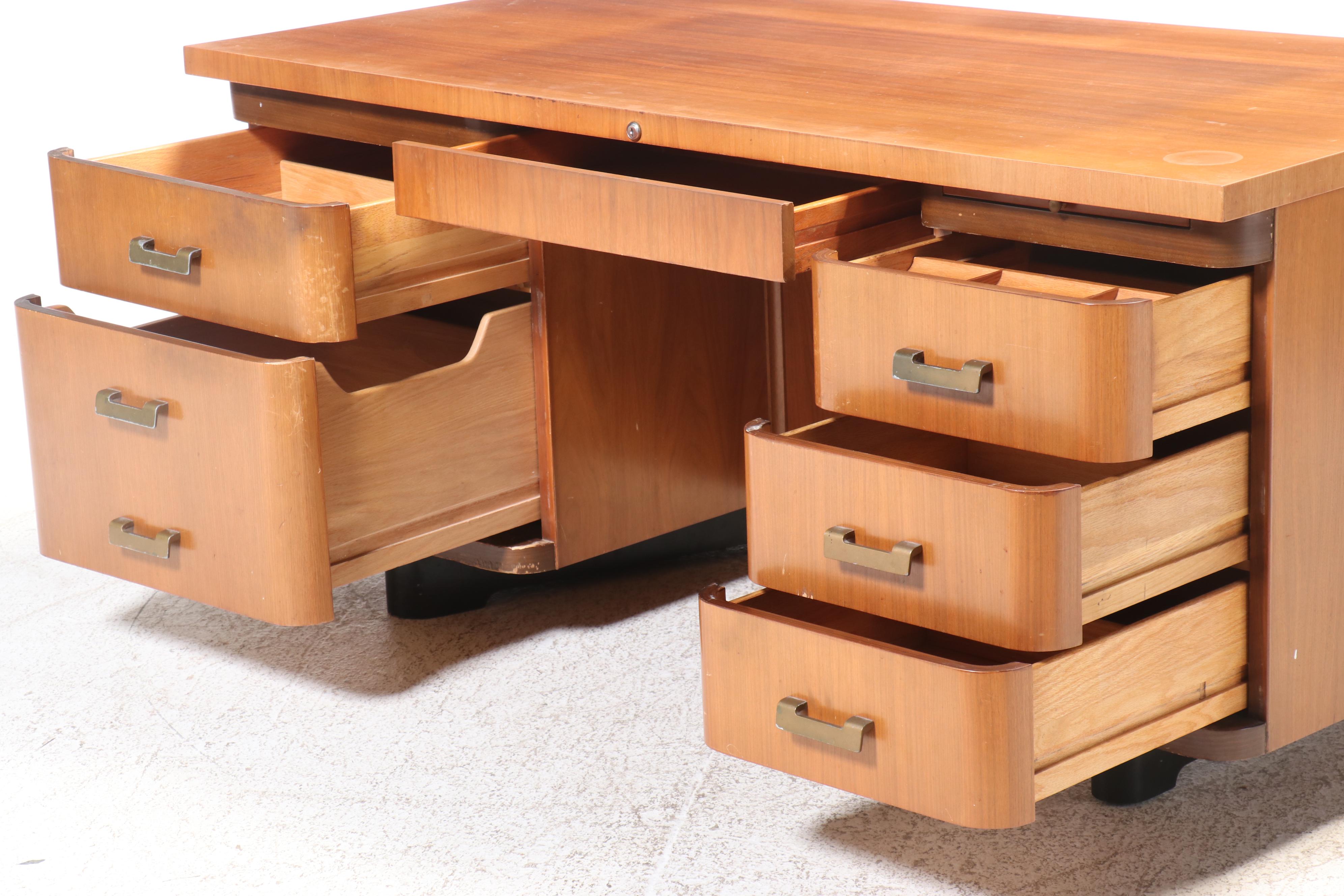 Mid Century Modern Walnut Desk, Mid-20th Century