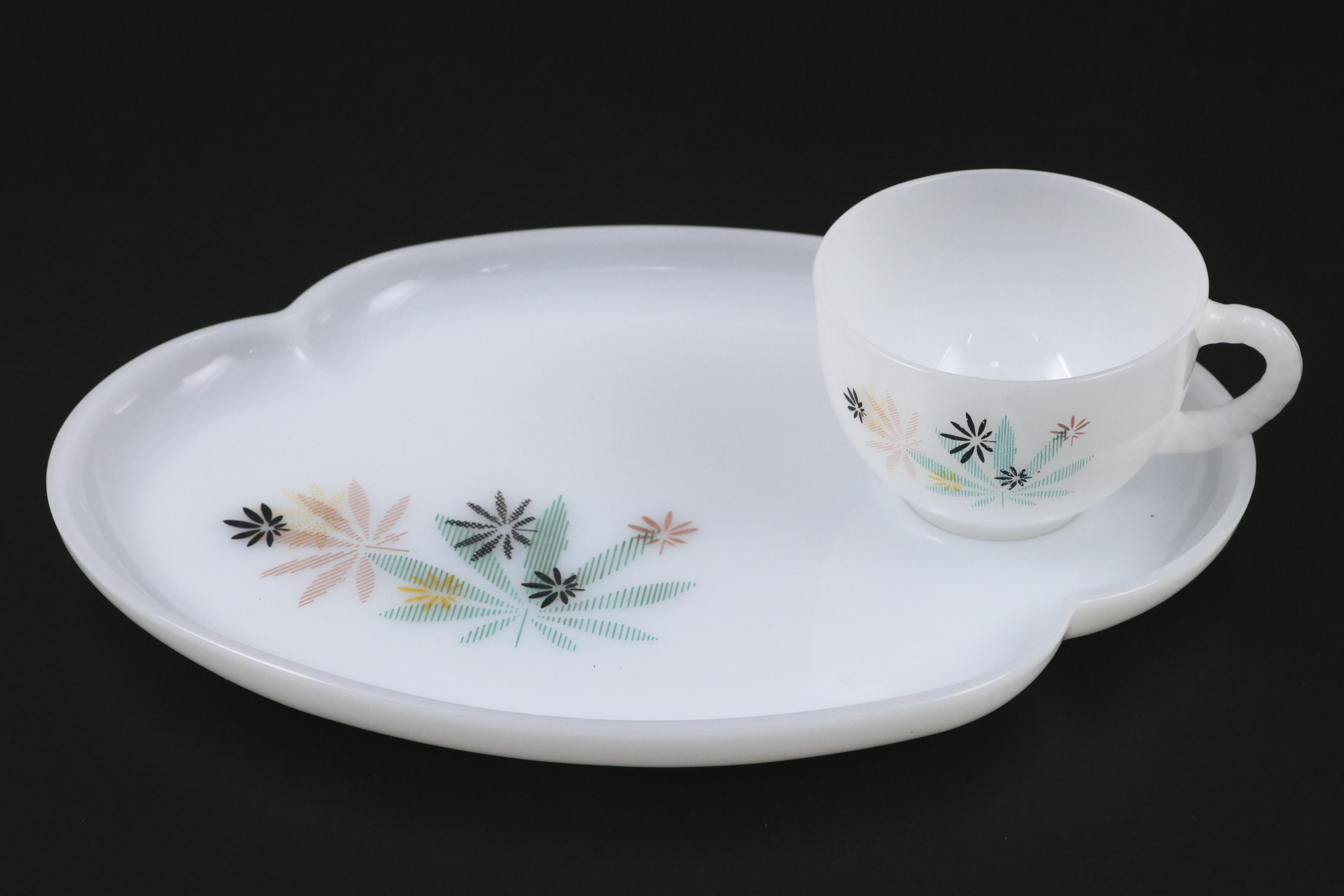 Federal Glass "Atomic Flower" Patio Snack Set