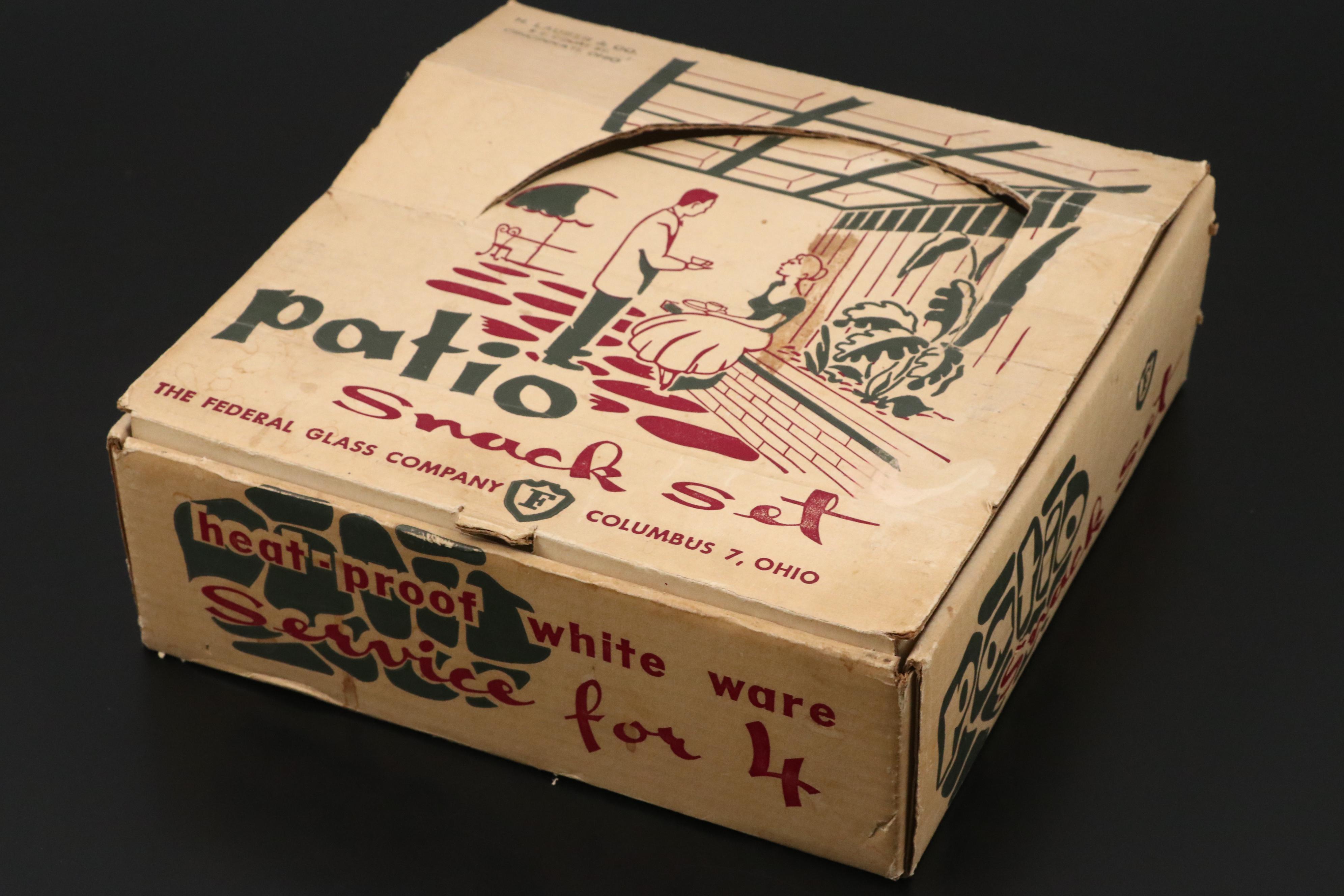 Federal Glass "Atomic Flower" Patio Snack Set