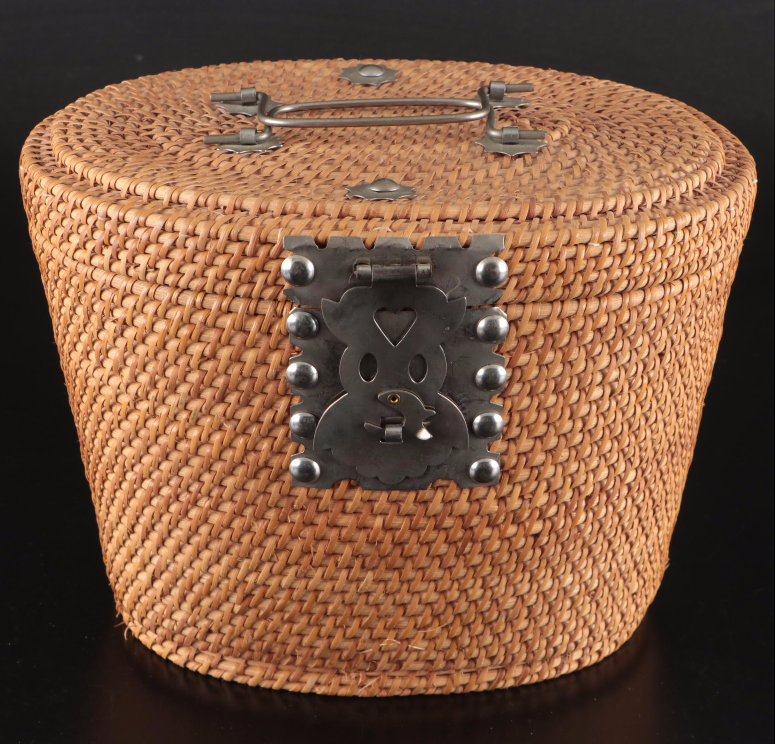 Chinese Famille Rose Porcelain Teapot with Teacups and Basket