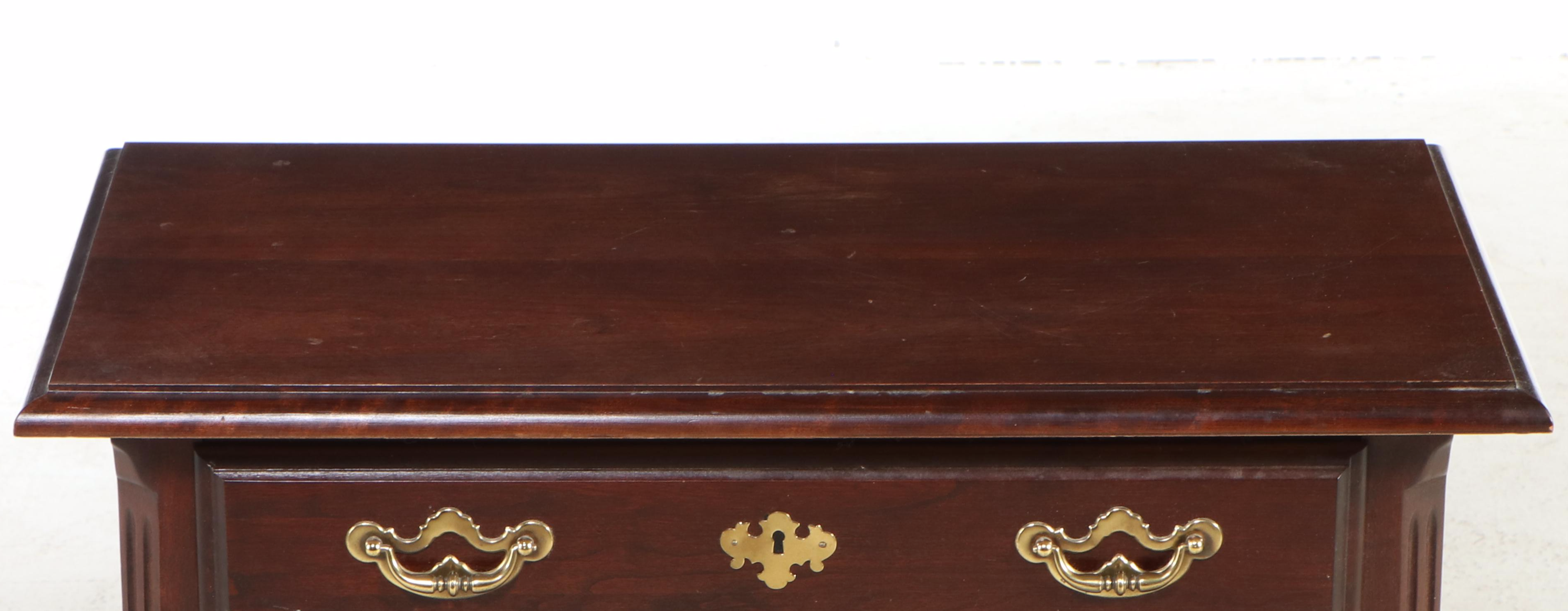 Thomasville Queen Anne Style Cherry Nightstand