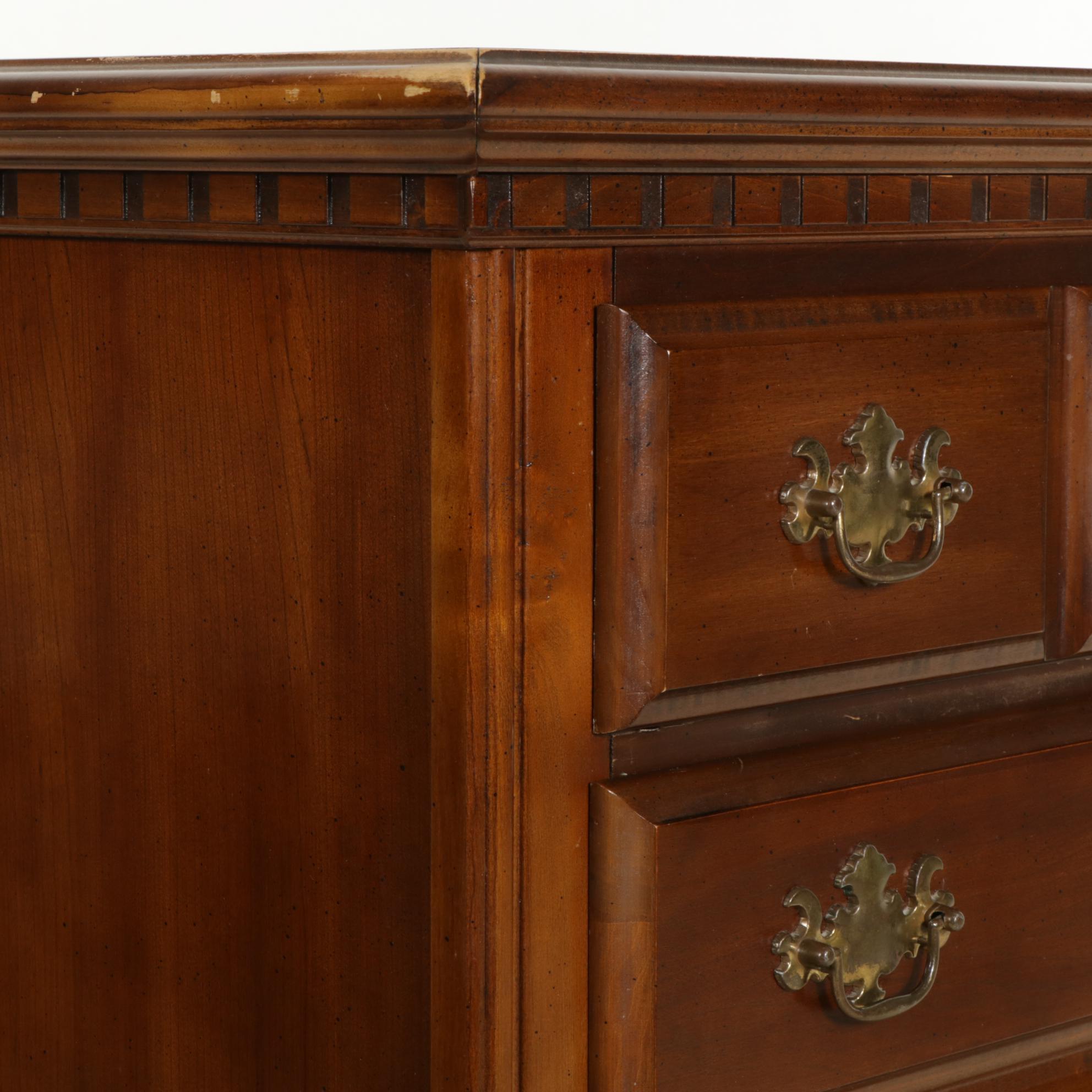 Federal Style Walnut Chest of Drawers, Late 20th Century