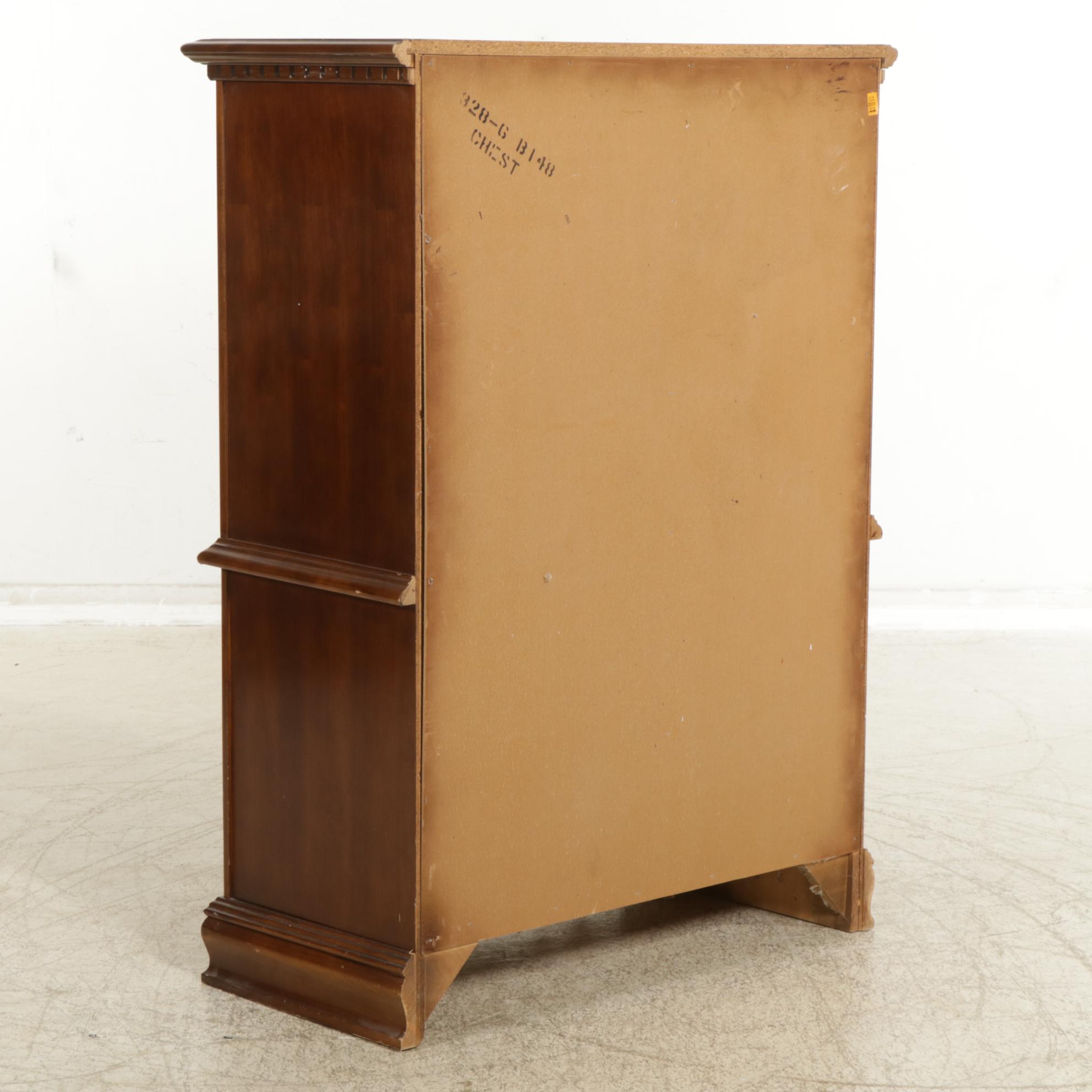 Federal Style Walnut Chest of Drawers, Late 20th Century