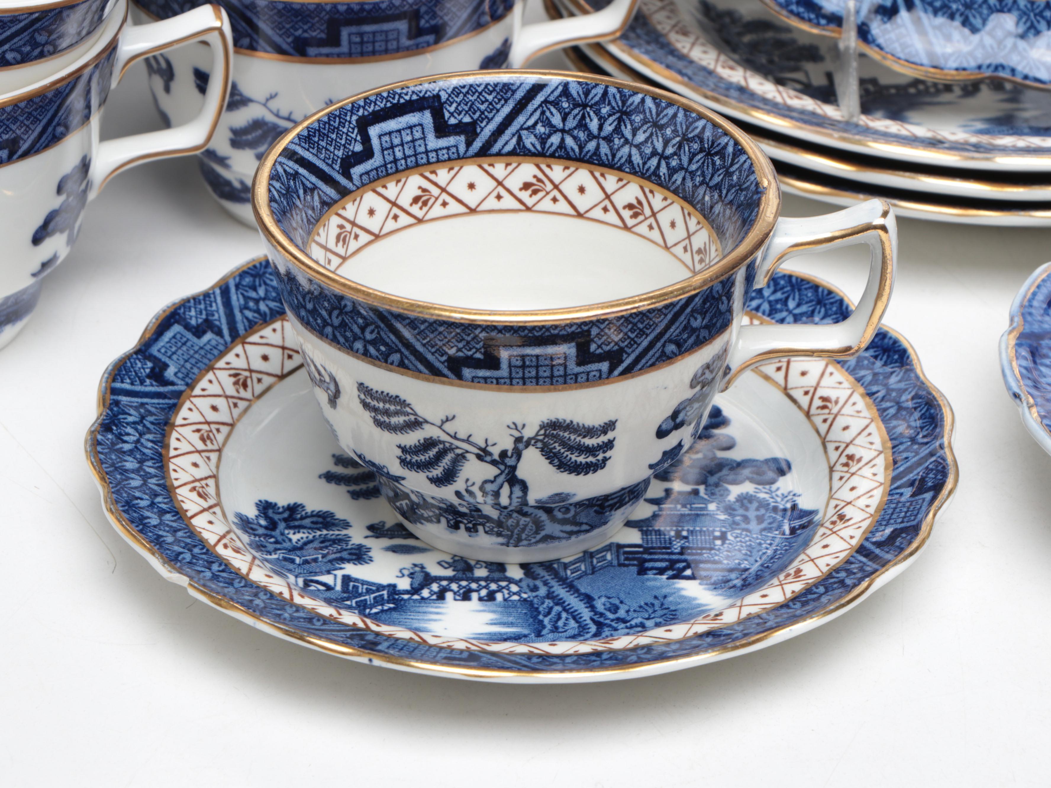 Booths and Royal Doulton "Real Old Willow" Dinnerware, 20th Century