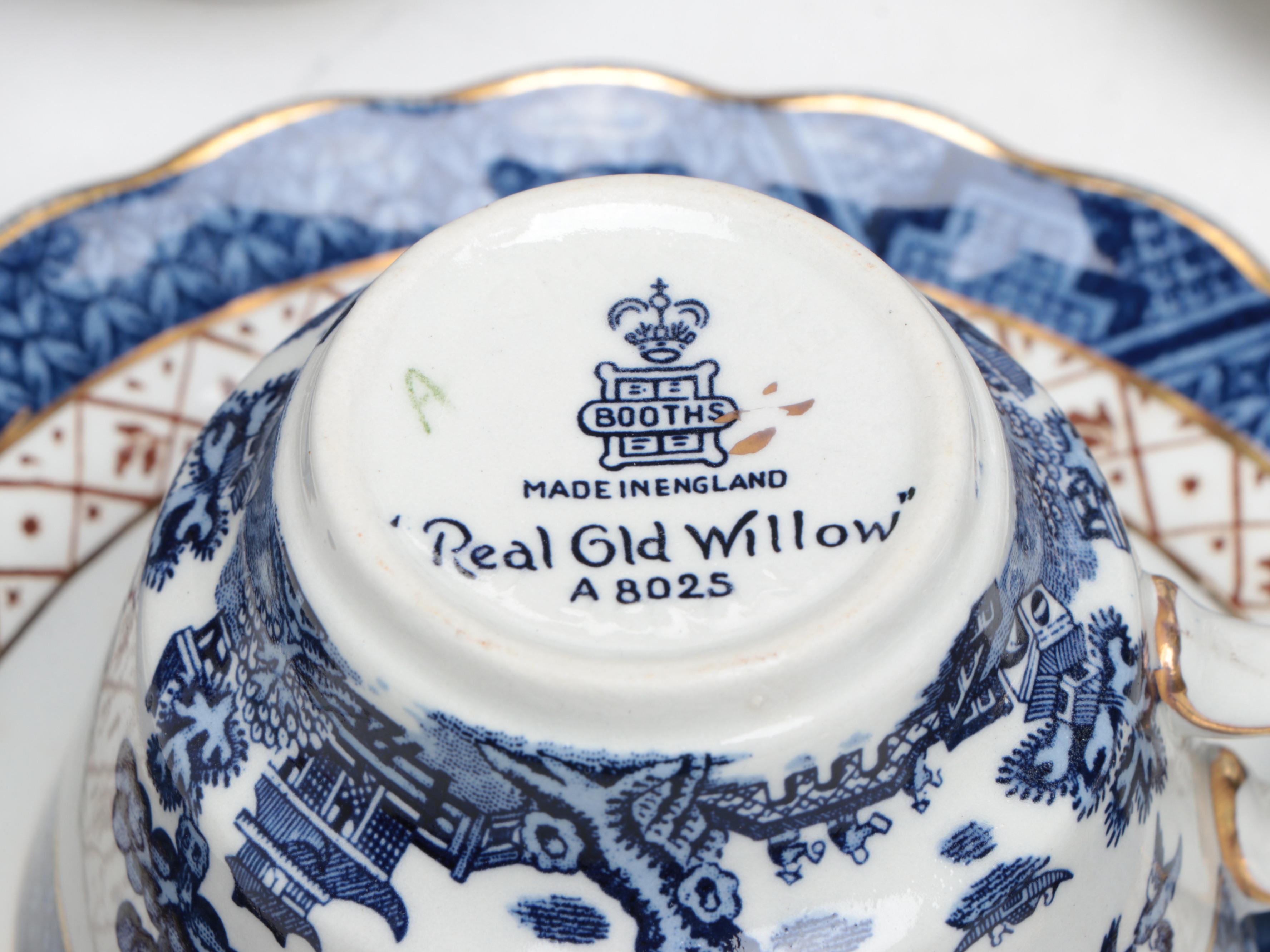 Booths and Royal Doulton "Real Old Willow" Dinnerware, 20th Century