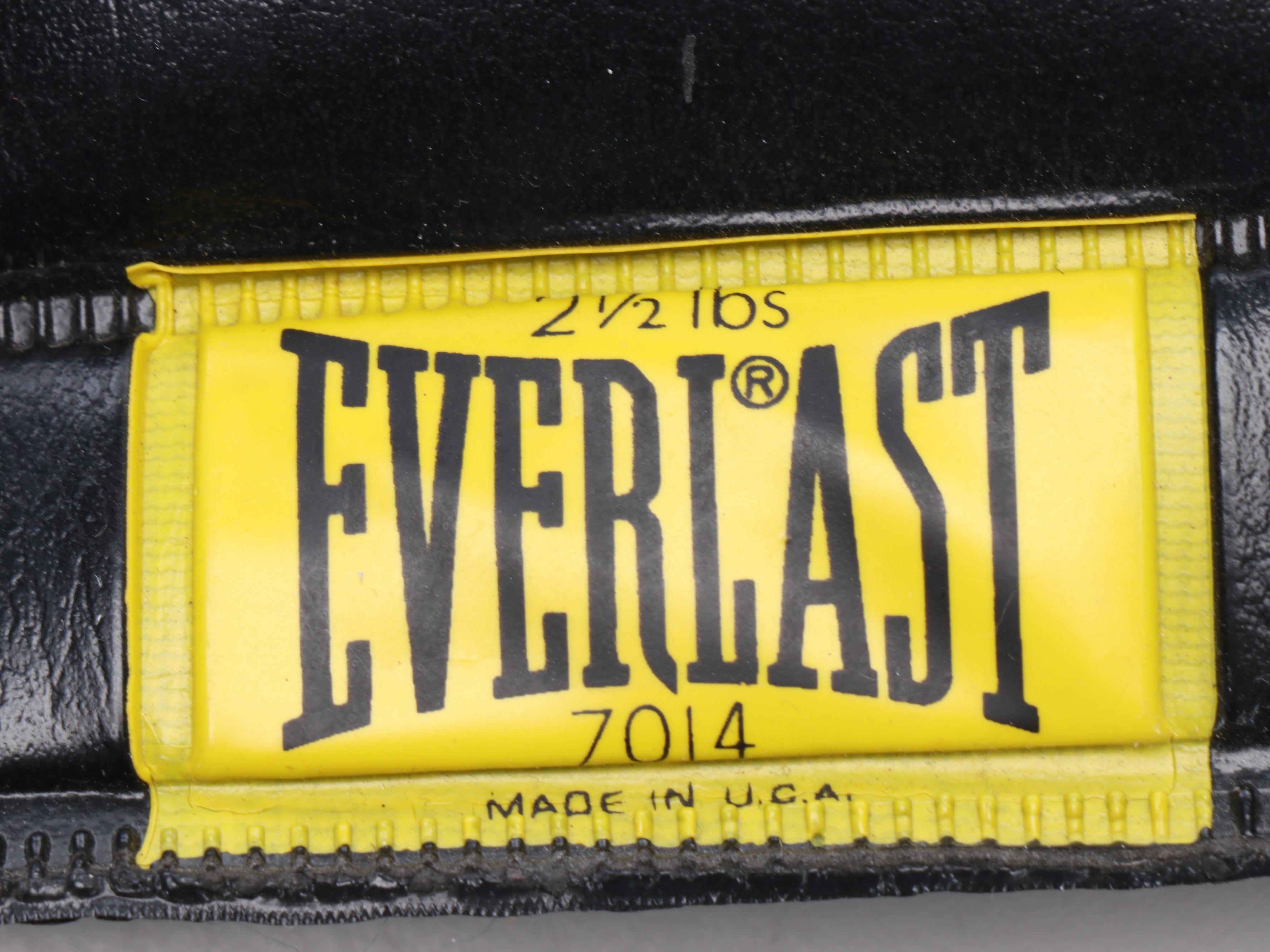 Vinyl Miniature Trampoline with Everlast 2.5 Lbs Weights and More