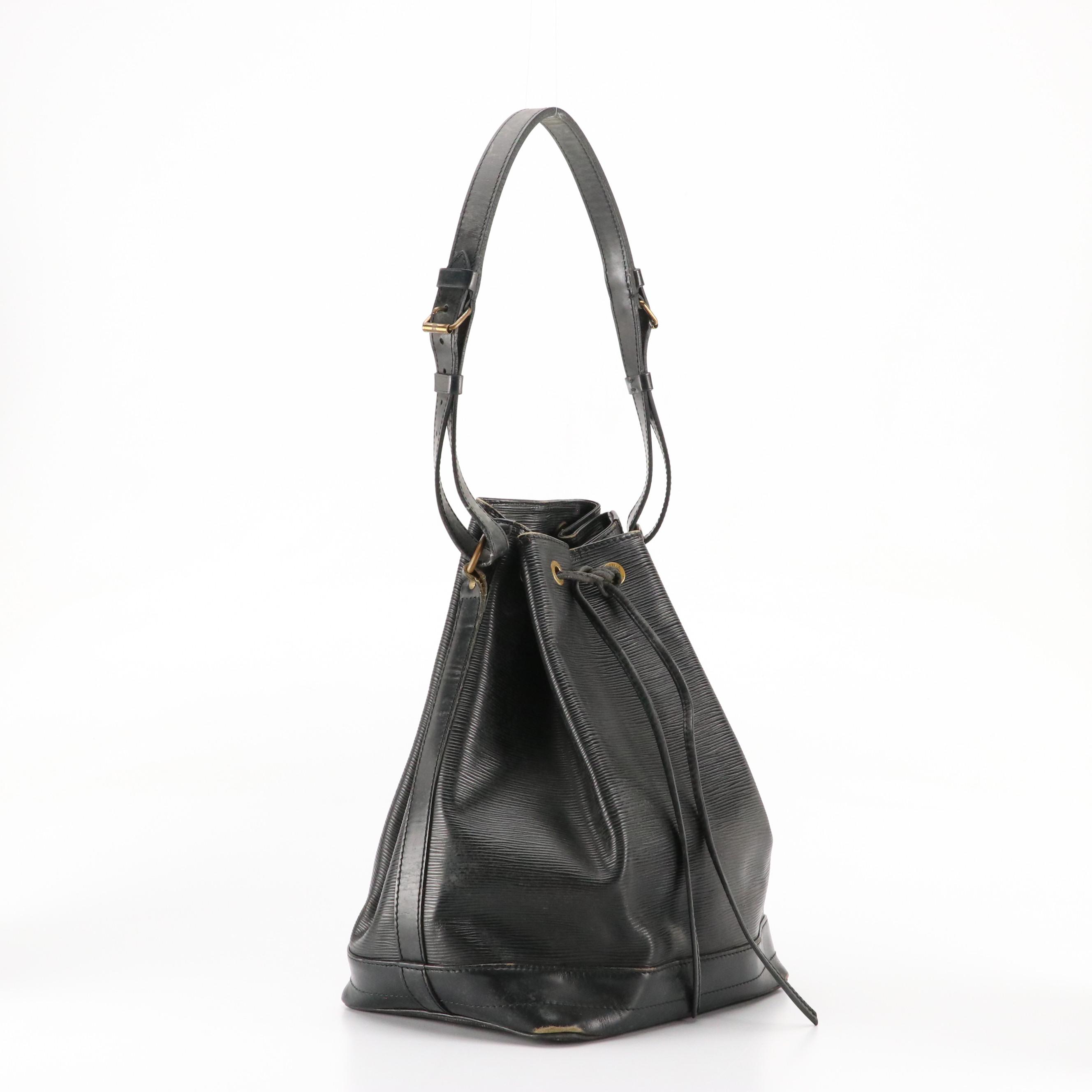 Louis Vuitton Noé Drawstring Bucket Bag in Black Epi Leather
