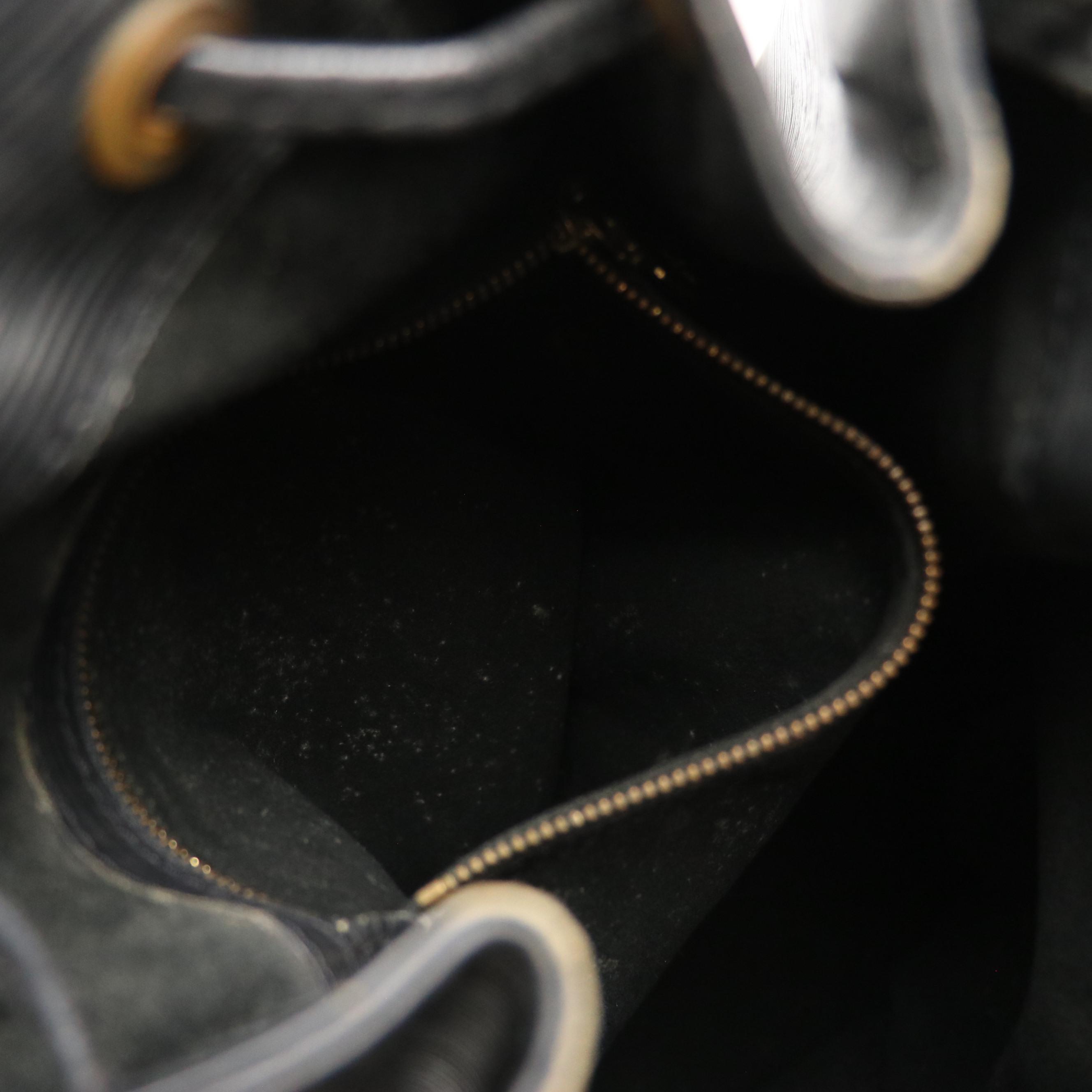 Louis Vuitton Noé Drawstring Bucket Bag in Black Epi Leather