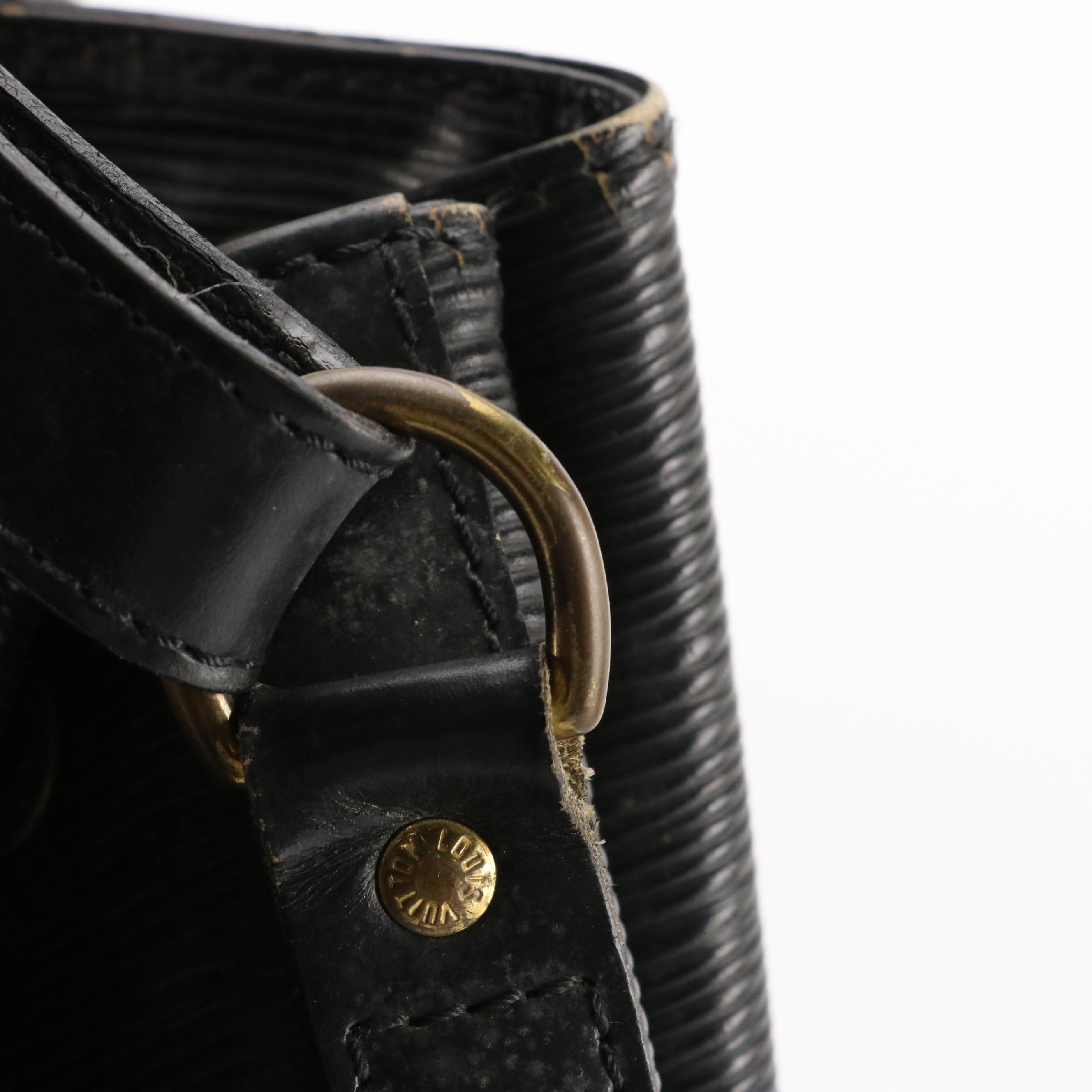 Louis Vuitton Noé Drawstring Bucket Bag in Black Epi Leather