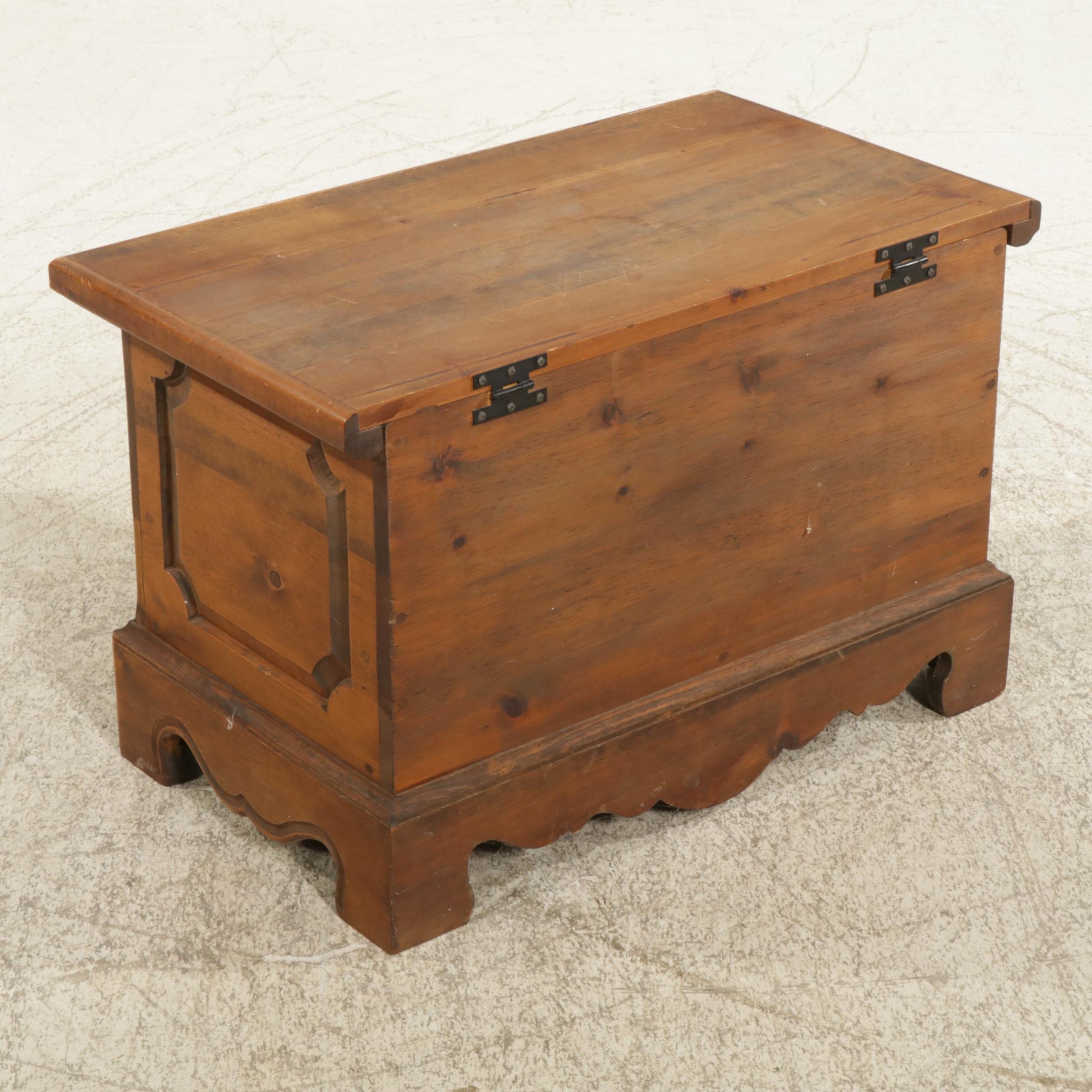Small Pine Blanket Chest with Carved Pinecone Decoration