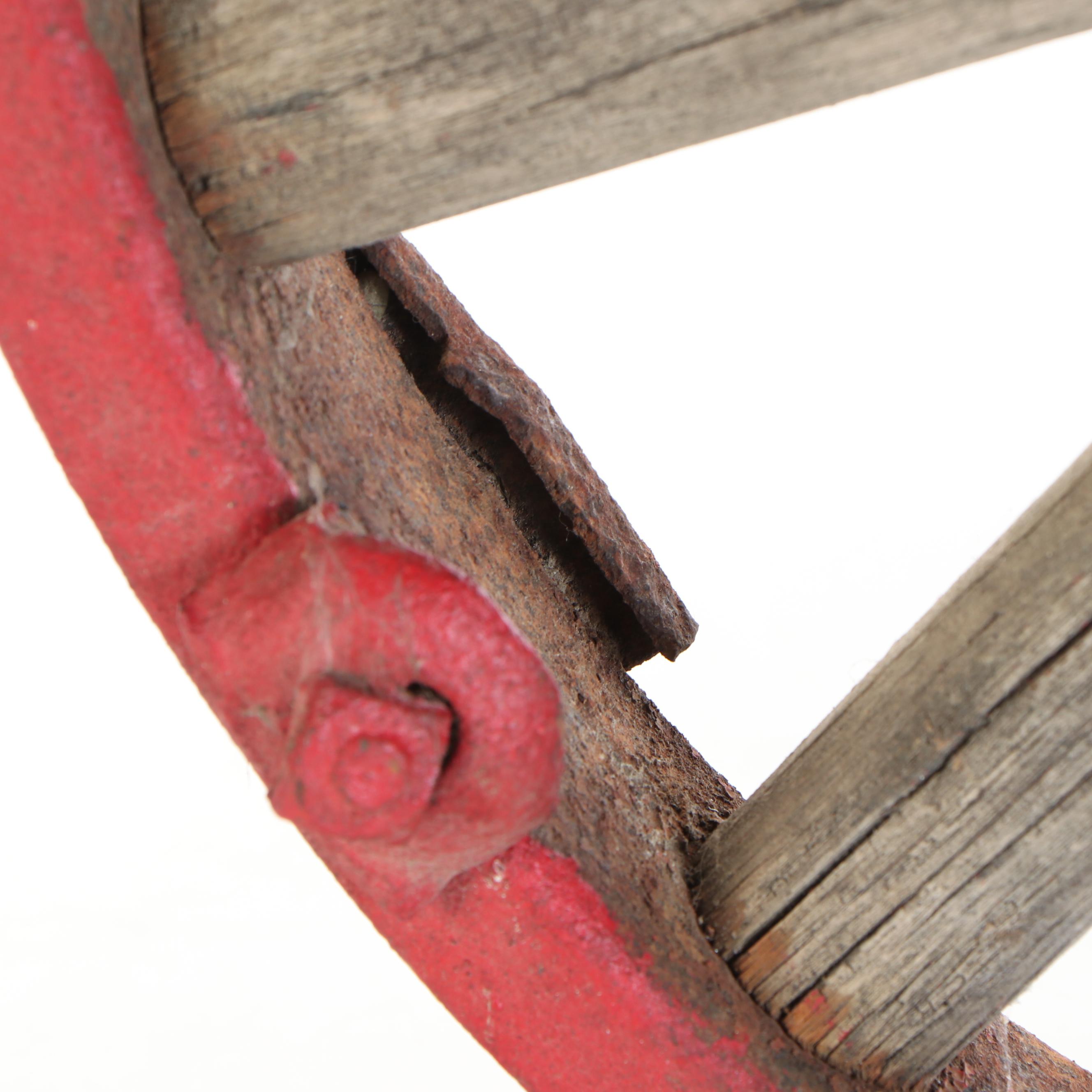 Western Style Wagon Wheel Wall Hanging