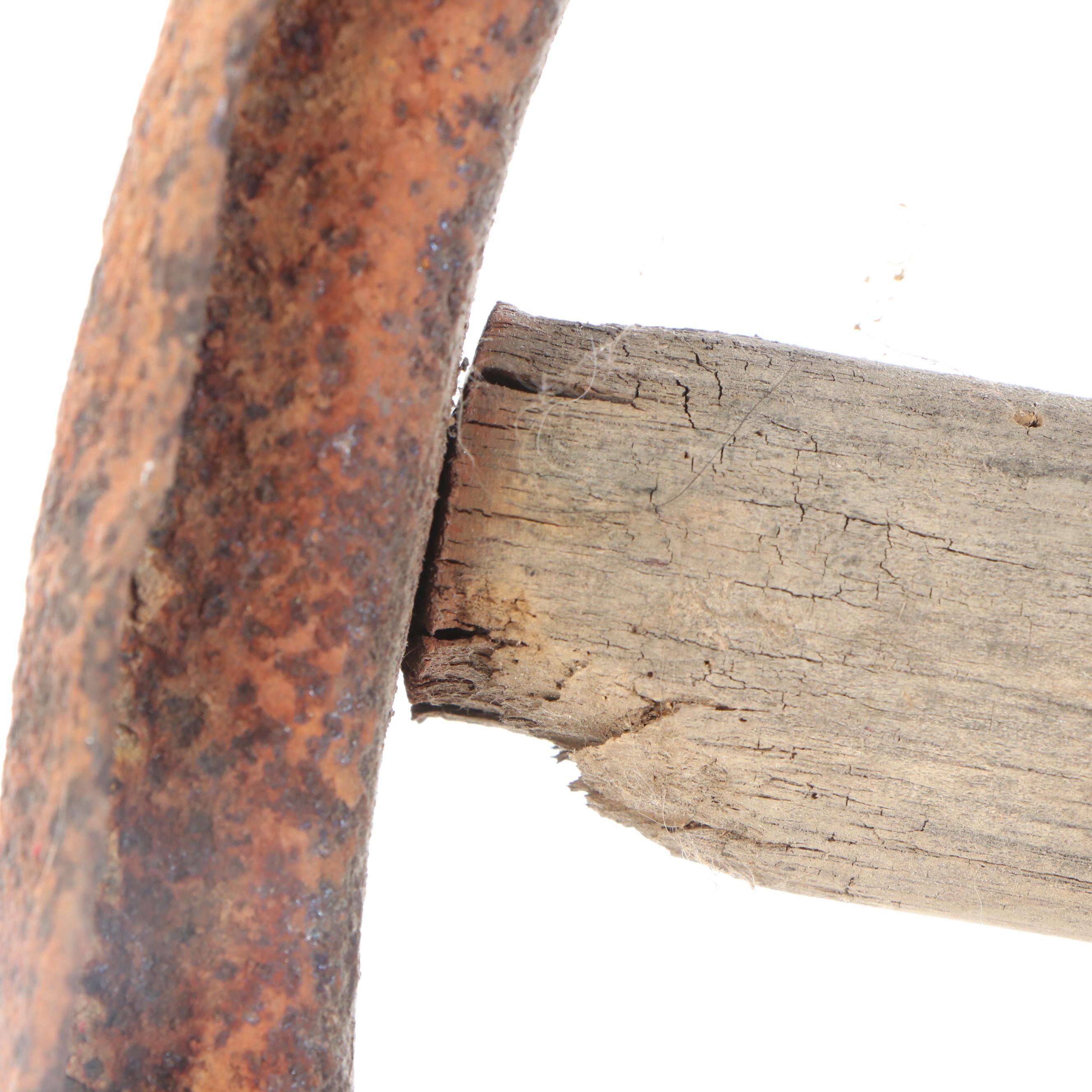 Western Style Wagon Wheel Wall Hanging