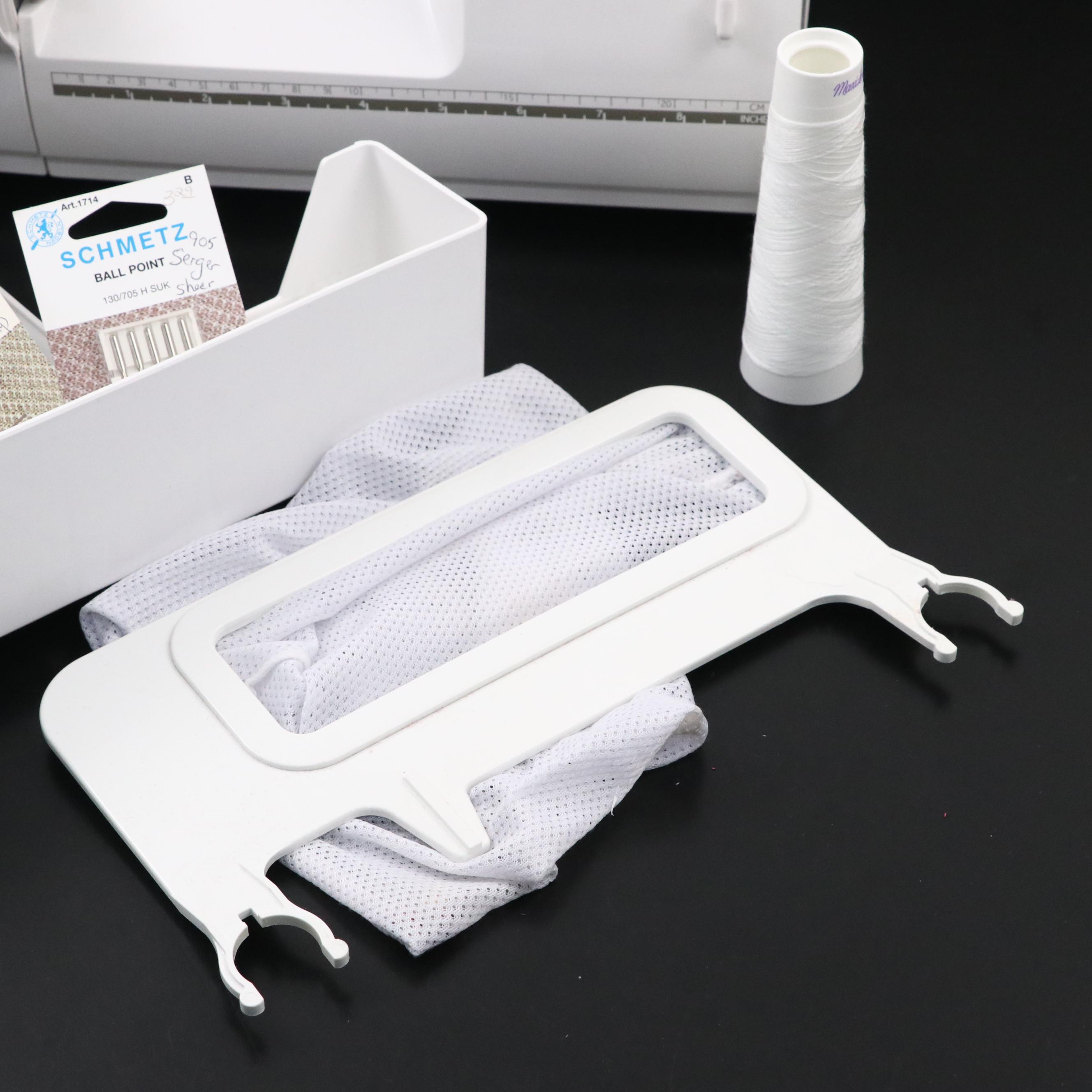 Husqvarna Huskylock 905 Sewing Machine