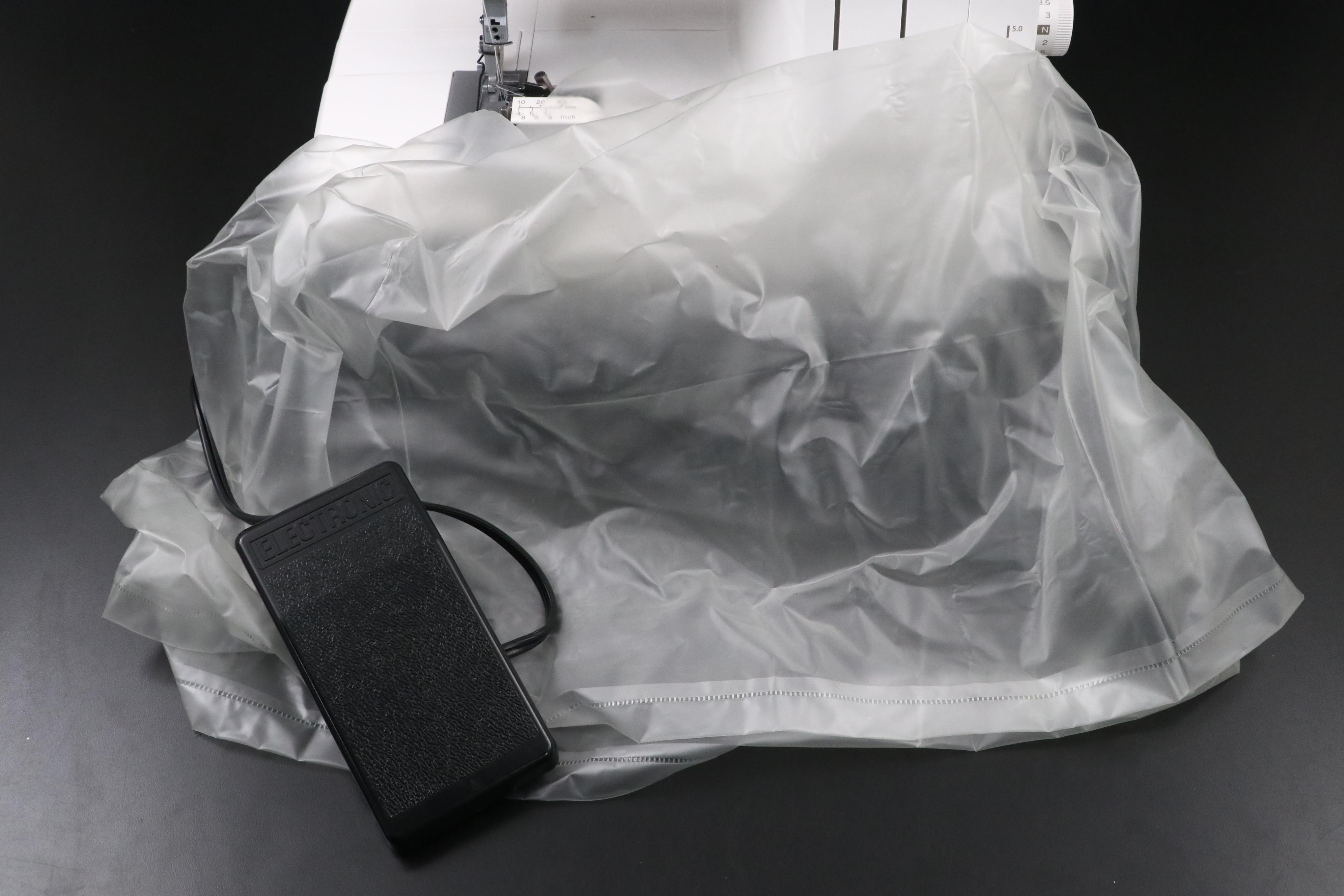 Husqvarna Huskylock 905 Sewing Machine