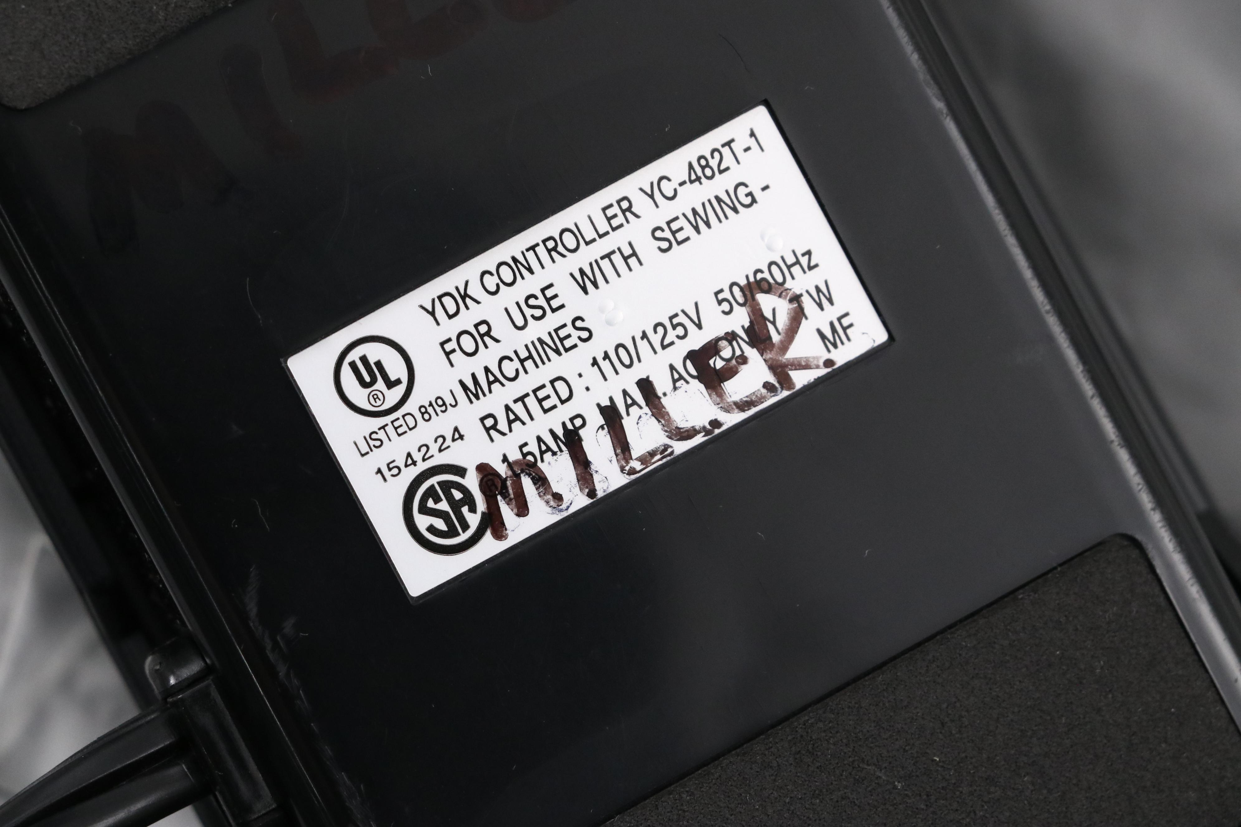 Husqvarna Huskylock 905 Sewing Machine