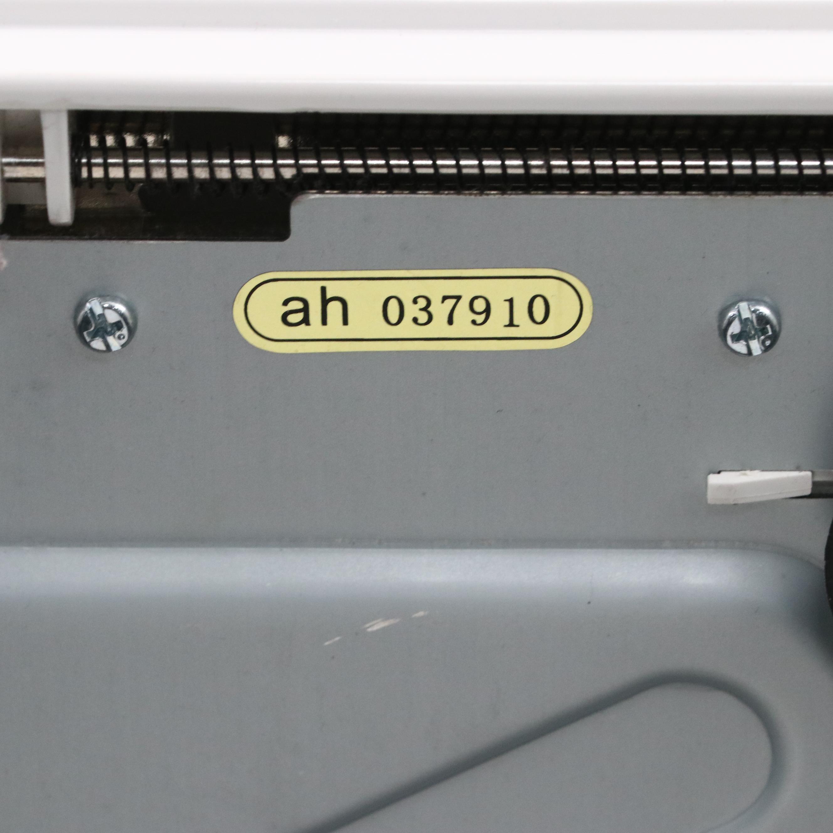 Husqvarna Huskylock 905 Sewing Machine