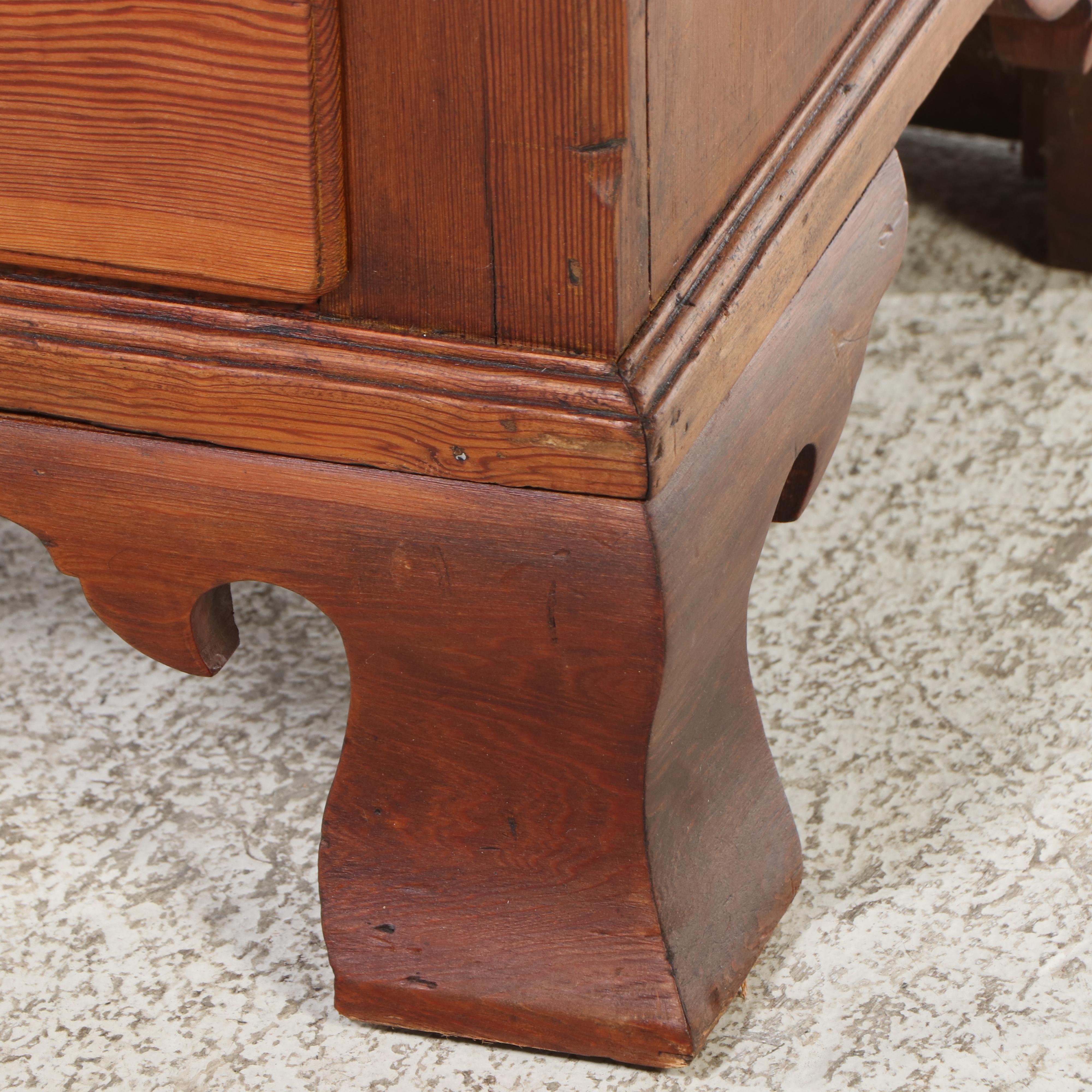 Federal Style Pine Four-Drawer Chest, 20th Century