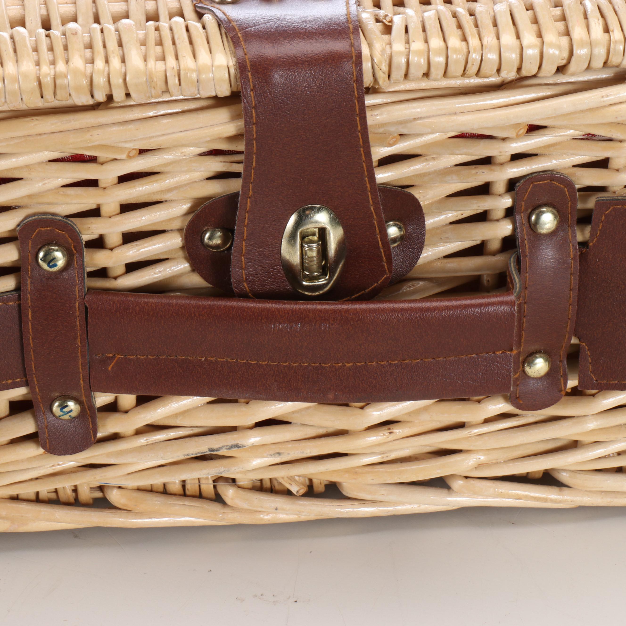 Redmon Hinge-Top Picnic Basket with Wicker Picnic Baskets