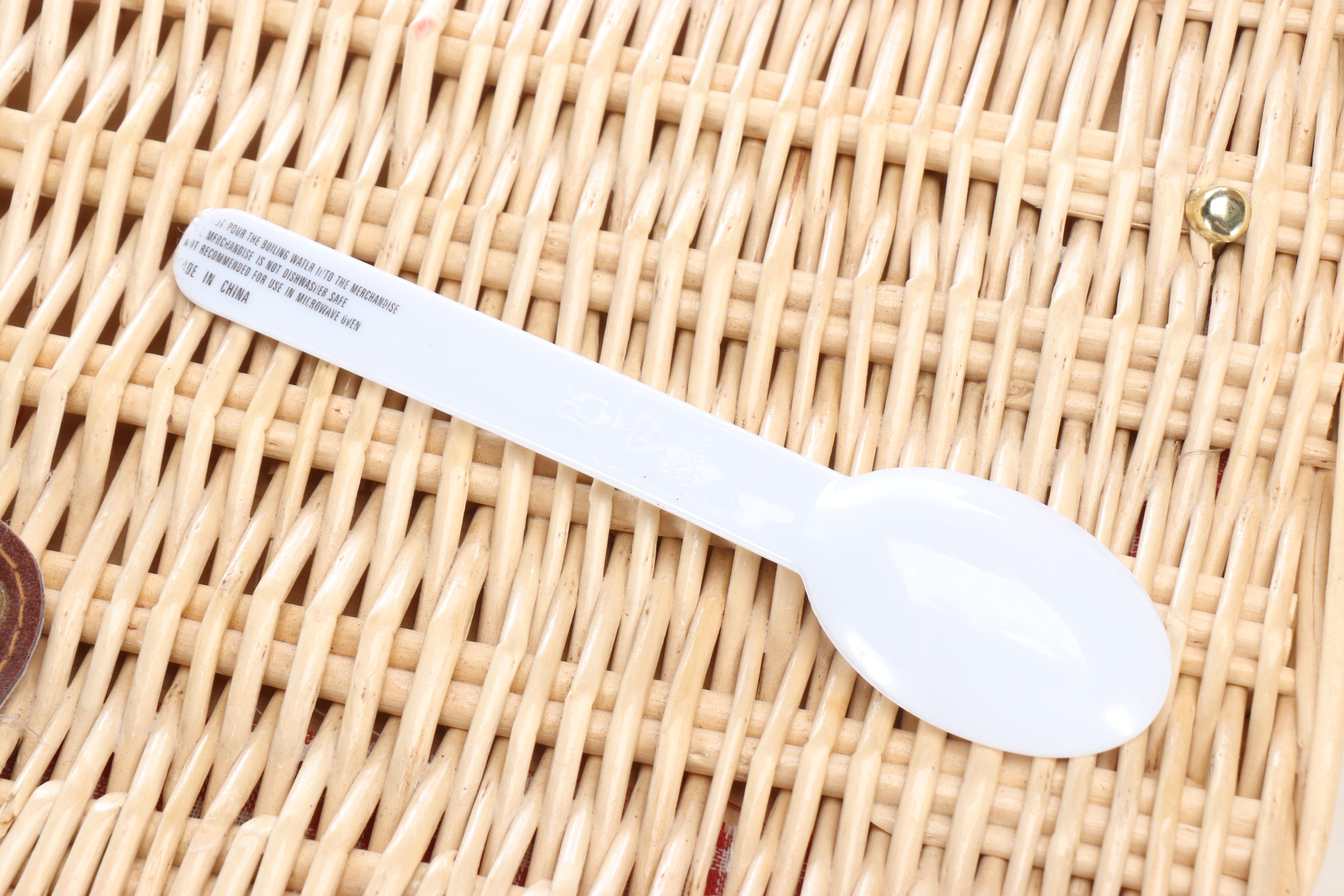 Redmon Hinge-Top Picnic Basket with Wicker Picnic Baskets