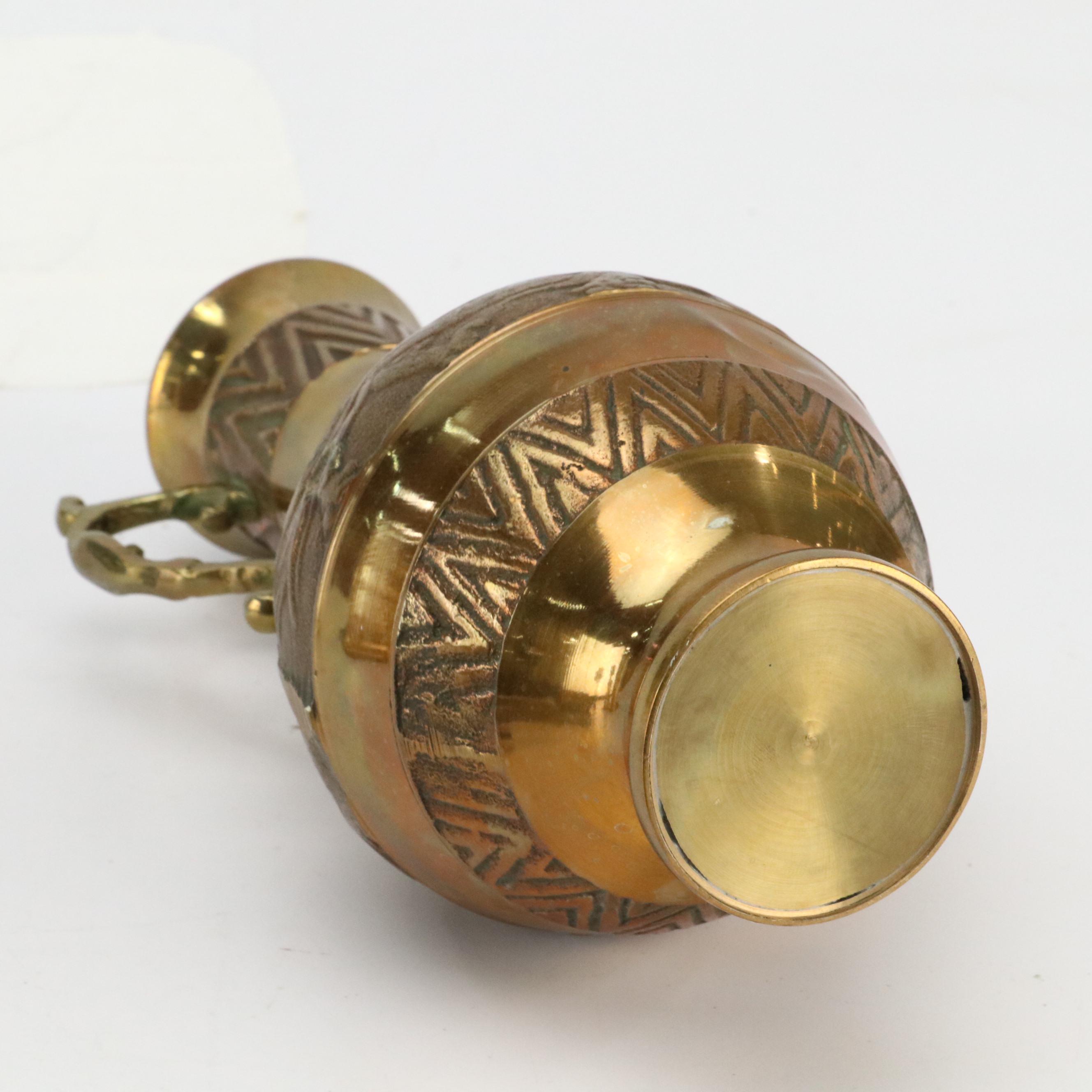 Fitz and Floyd Swan Ceramic Centerpiece Bowl with Other Brass Décor