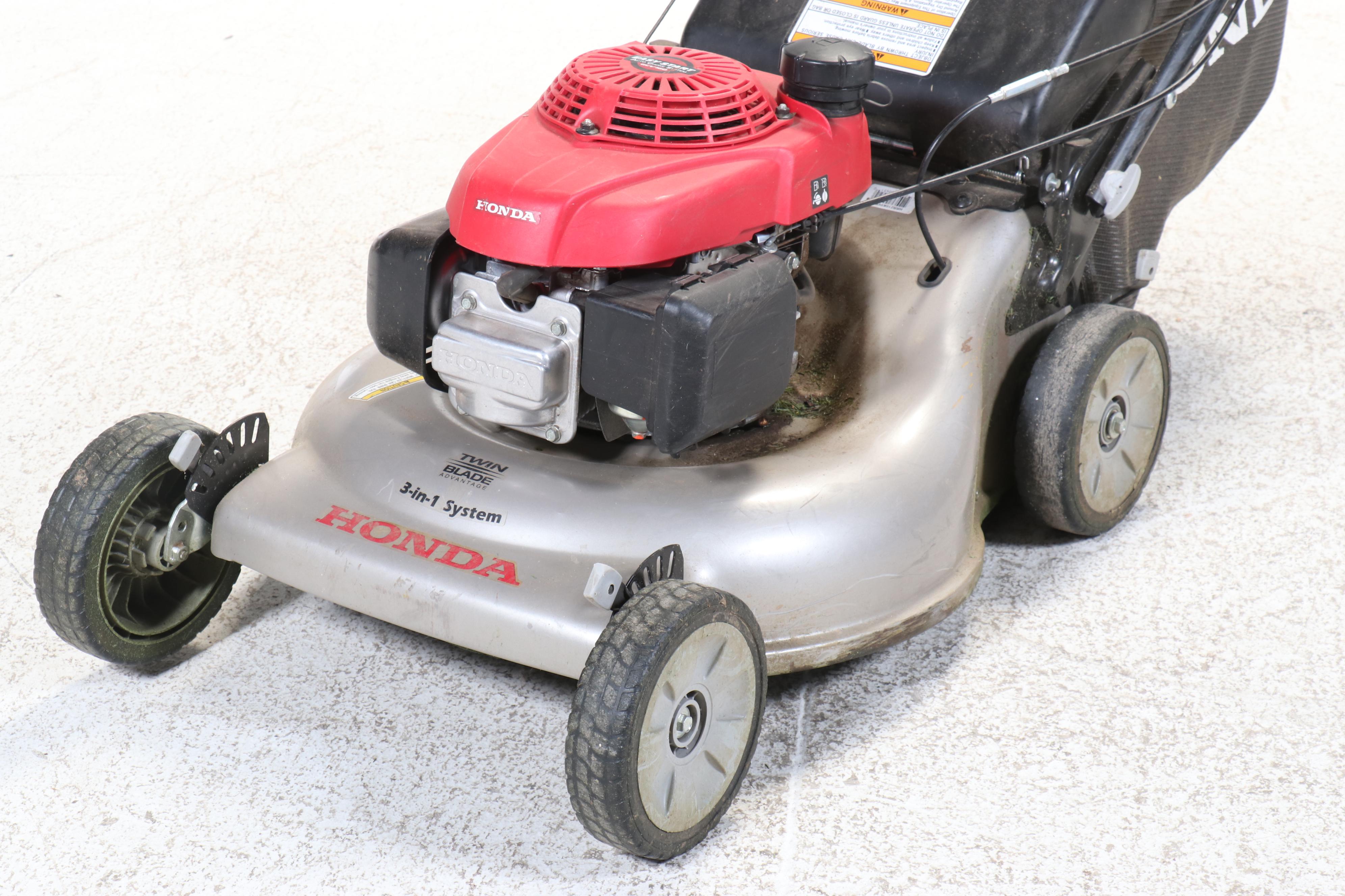 Honda Gas Powered Lawnmower with Easy Start, Bag