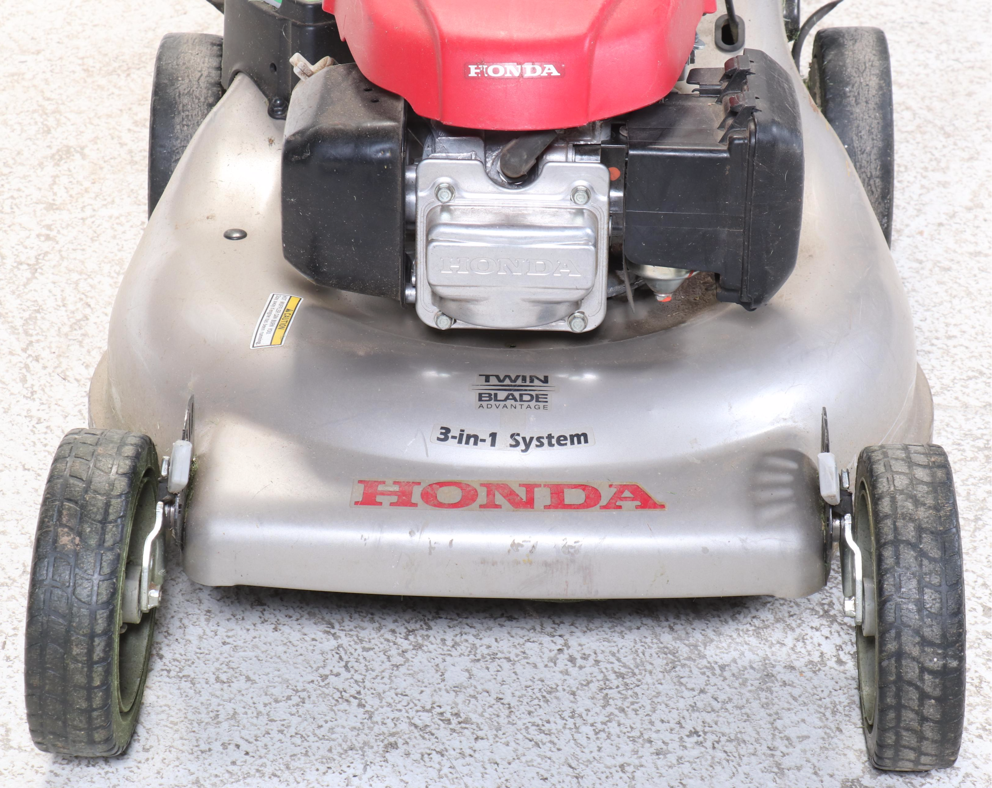 Honda Gas Powered Lawnmower with Easy Start, Bag