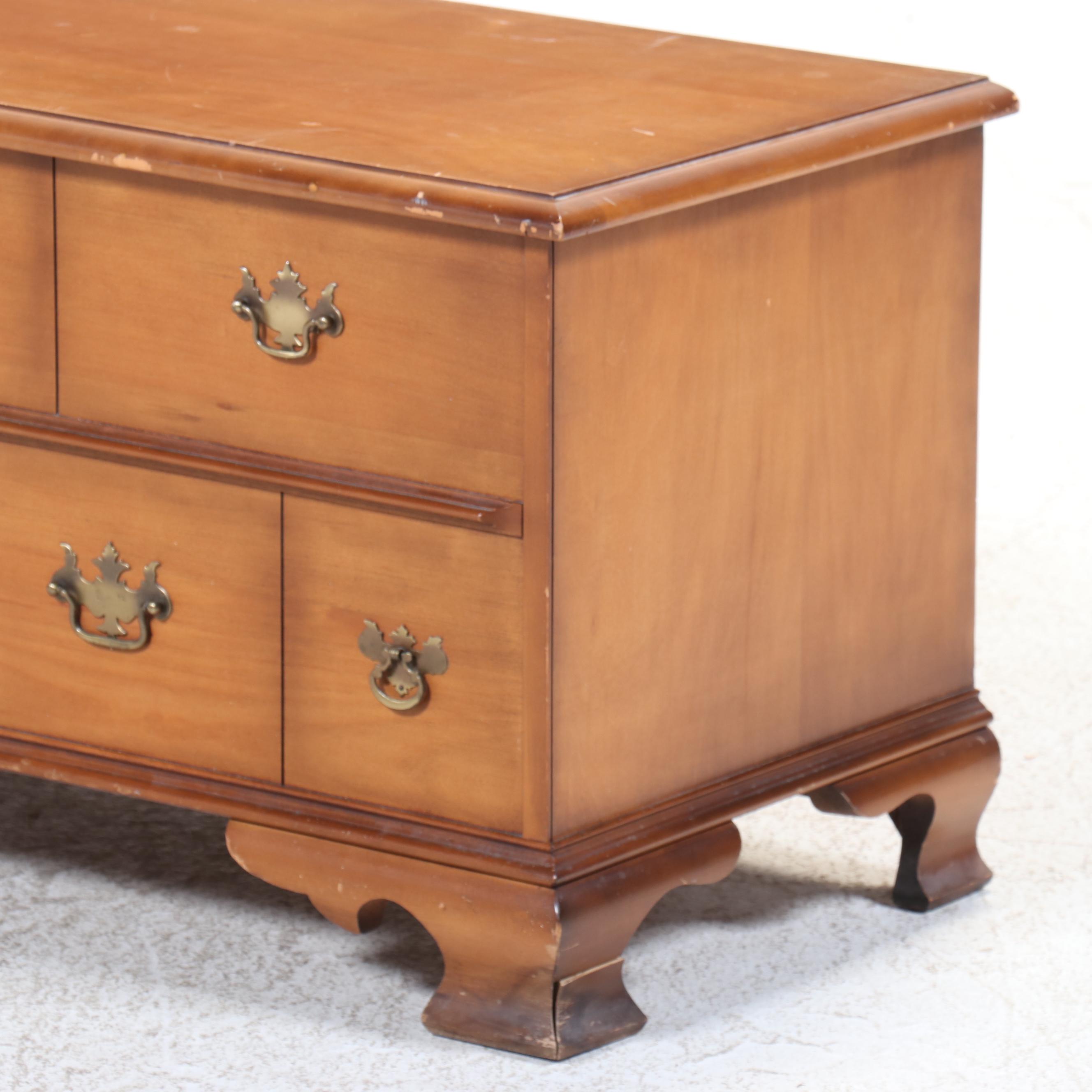 Lane Furniture Federal Style Cedar Lined Chest, Mid to Late 20th Century