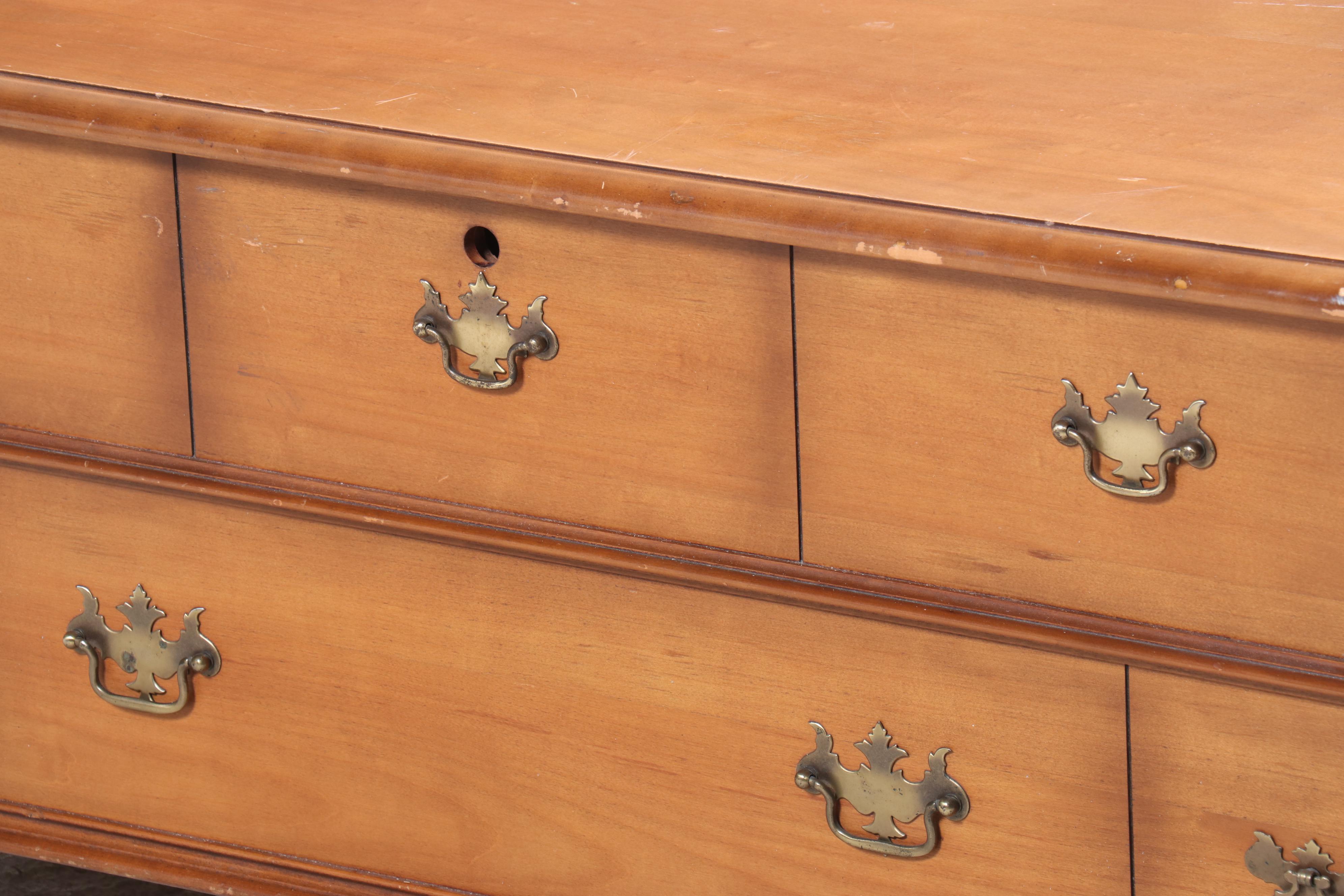 Lane Furniture Federal Style Cedar Lined Chest, Mid to Late 20th Century