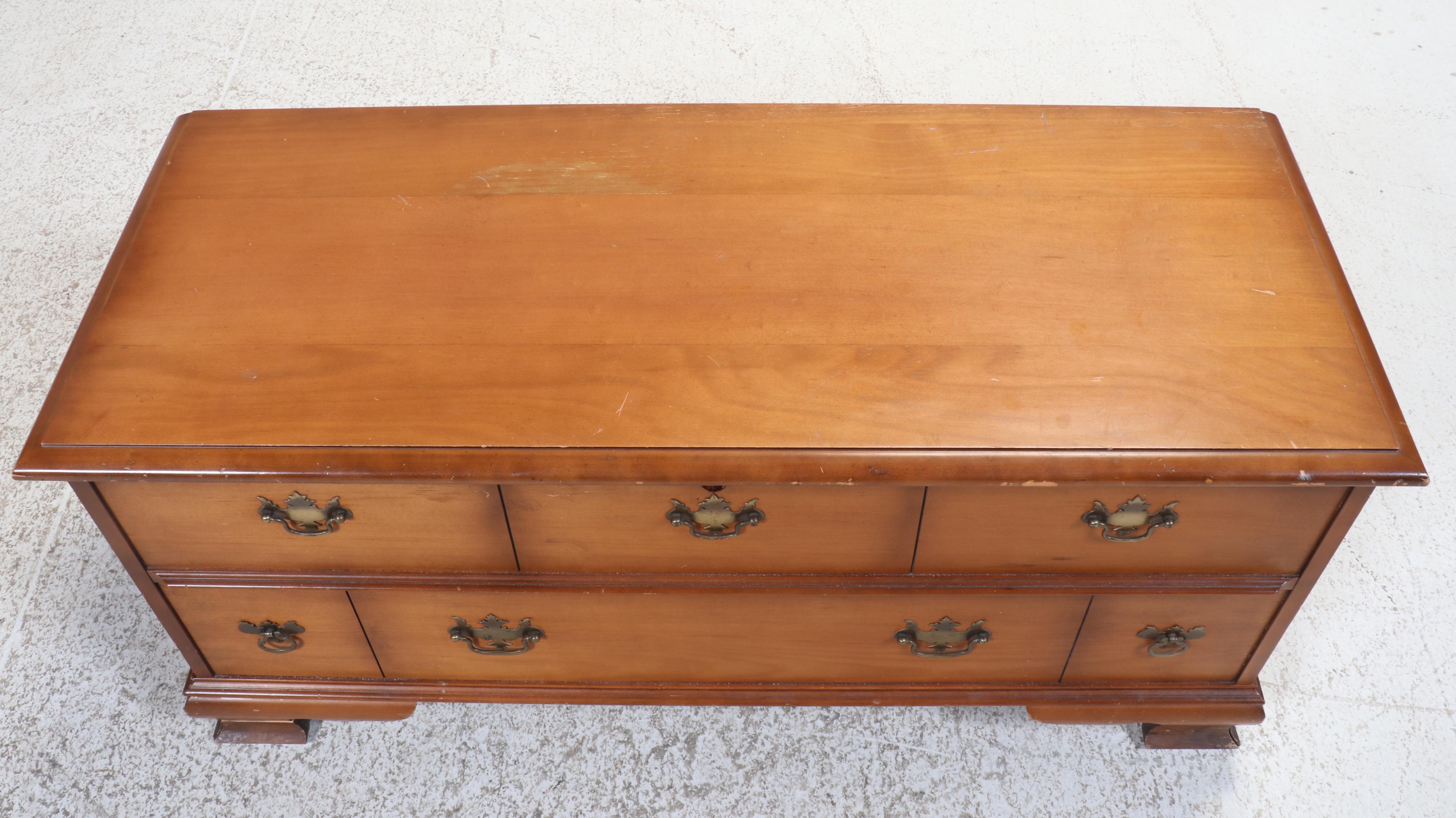 Lane Furniture Federal Style Cedar Lined Chest, Mid to Late 20th Century