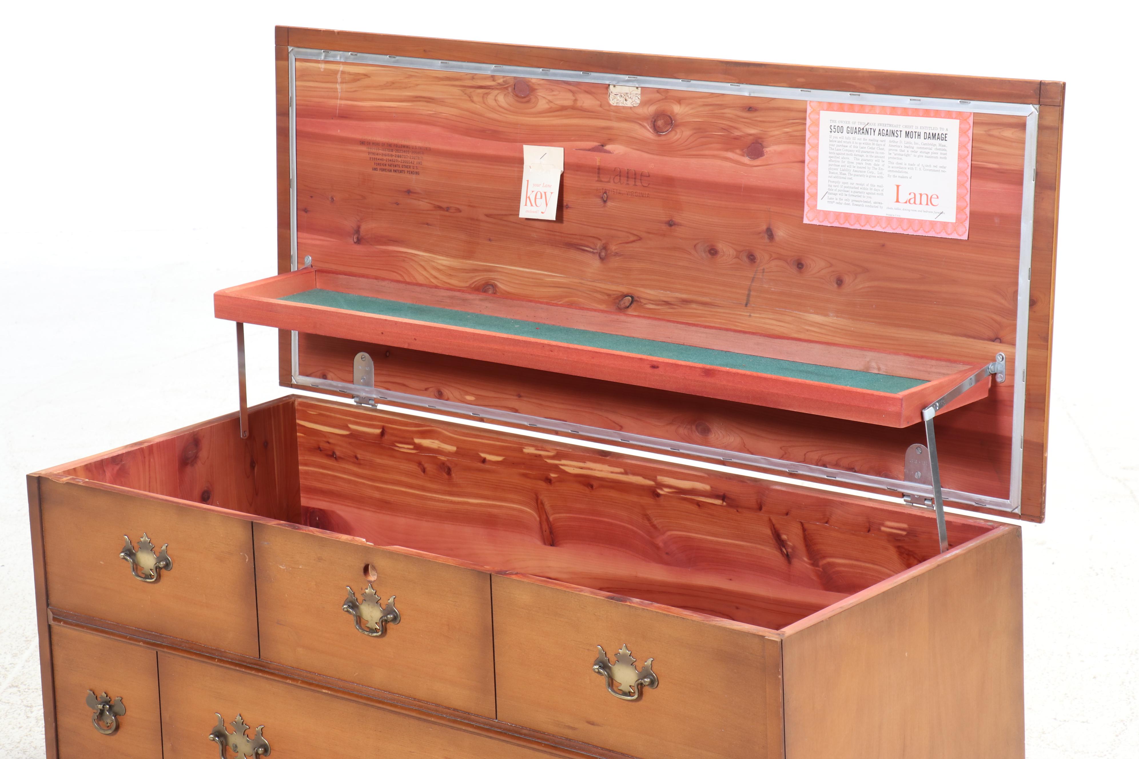 Lane Furniture Federal Style Cedar Lined Chest, Mid to Late 20th Century