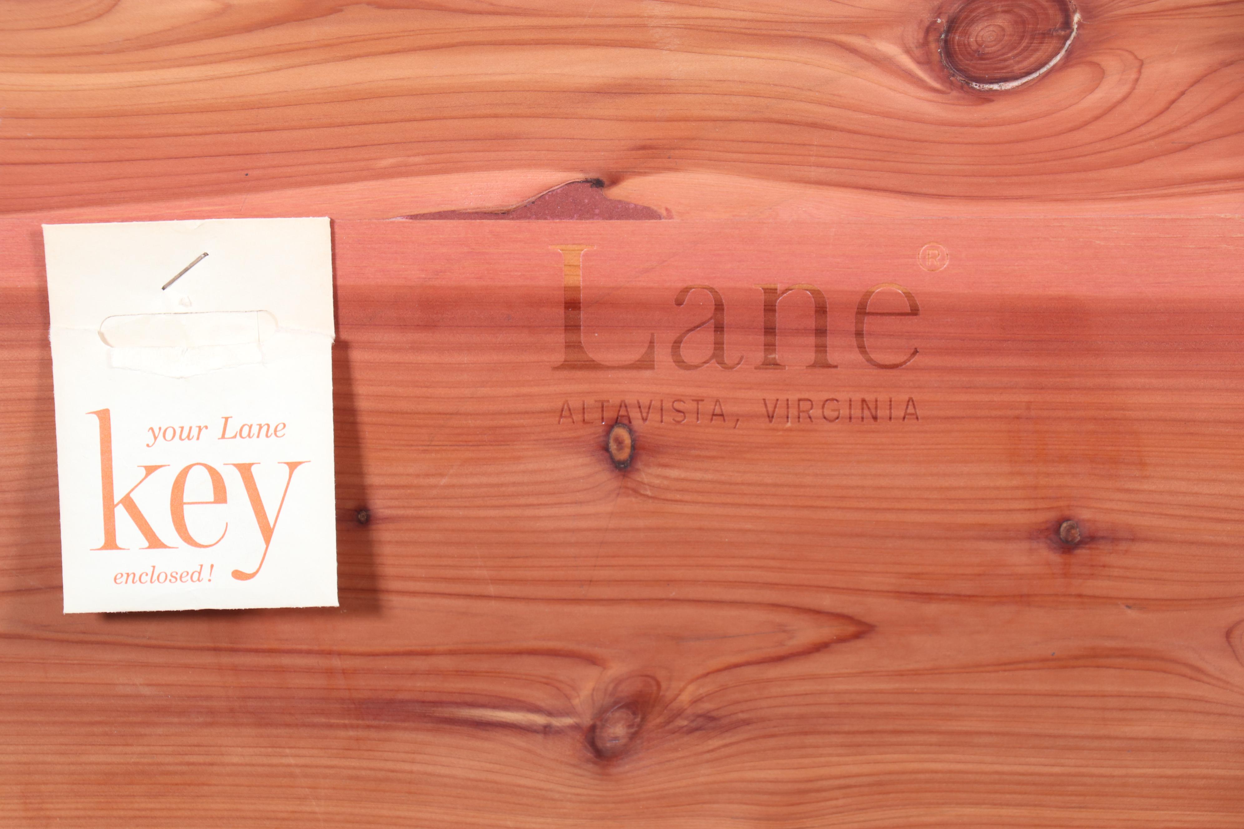 Lane Furniture Federal Style Cedar Lined Chest, Mid to Late 20th Century