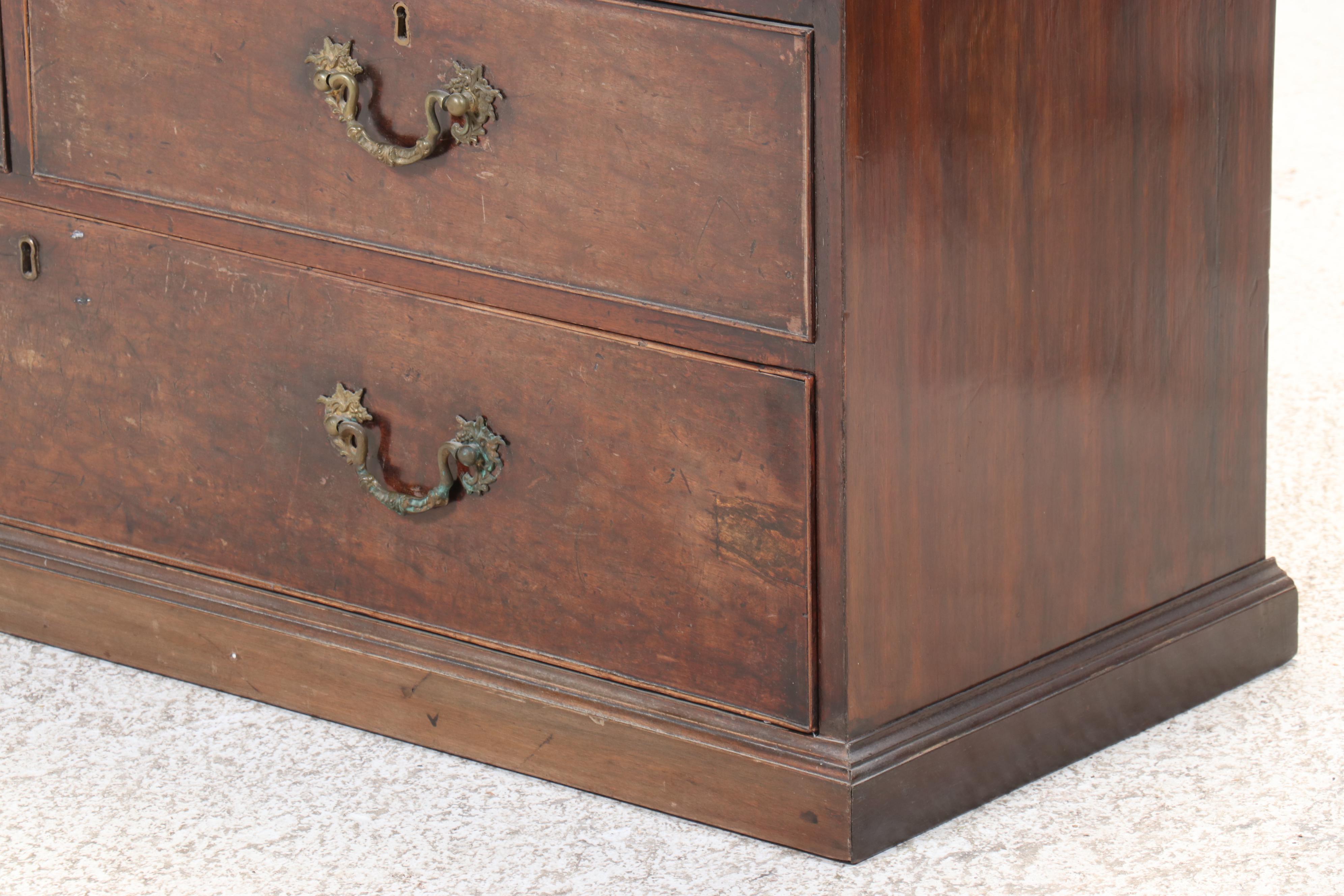 Georgian Wood Eight-Drawer Chest, 19th Century