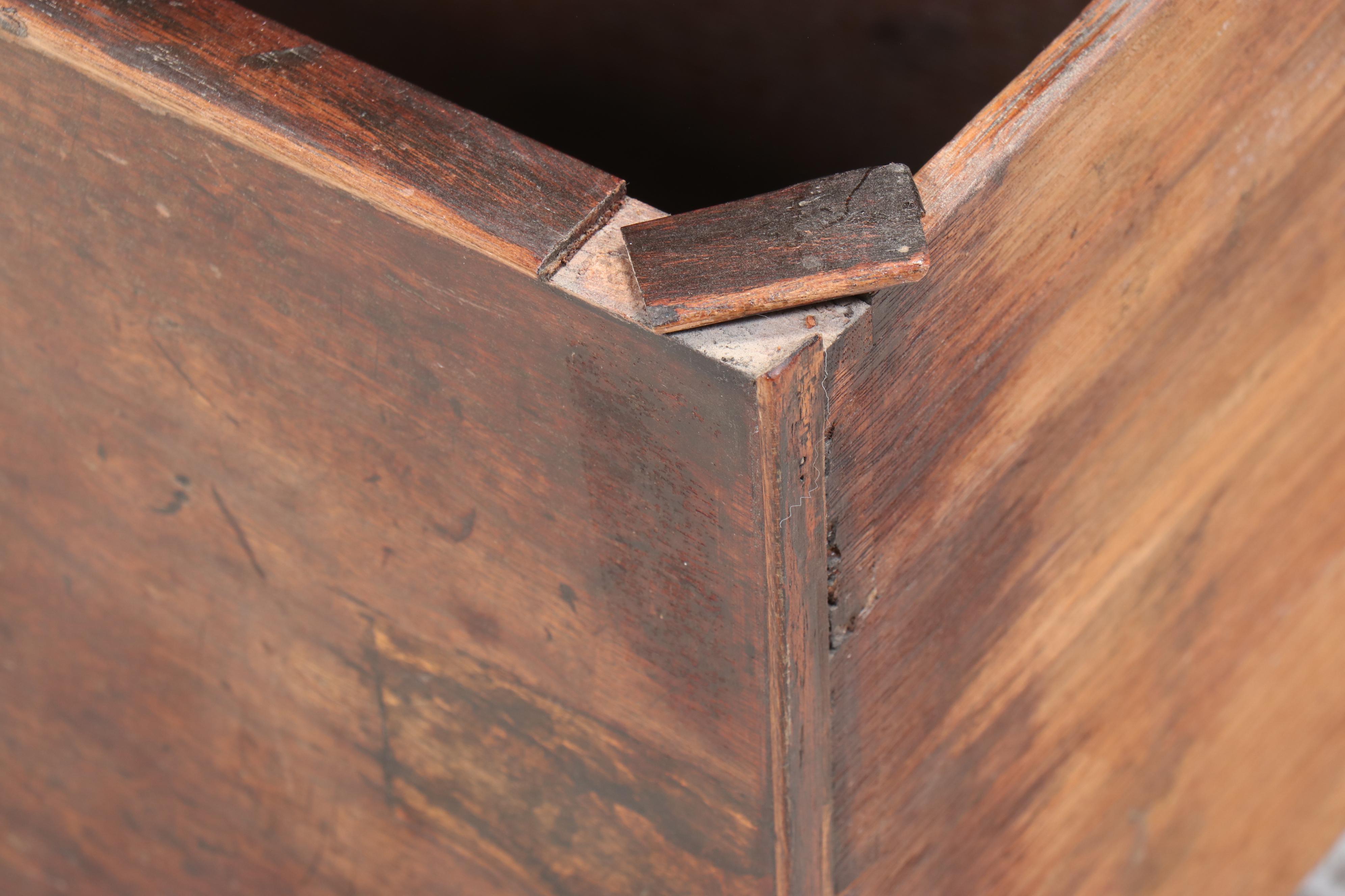 Georgian Wood Eight-Drawer Chest, 19th Century