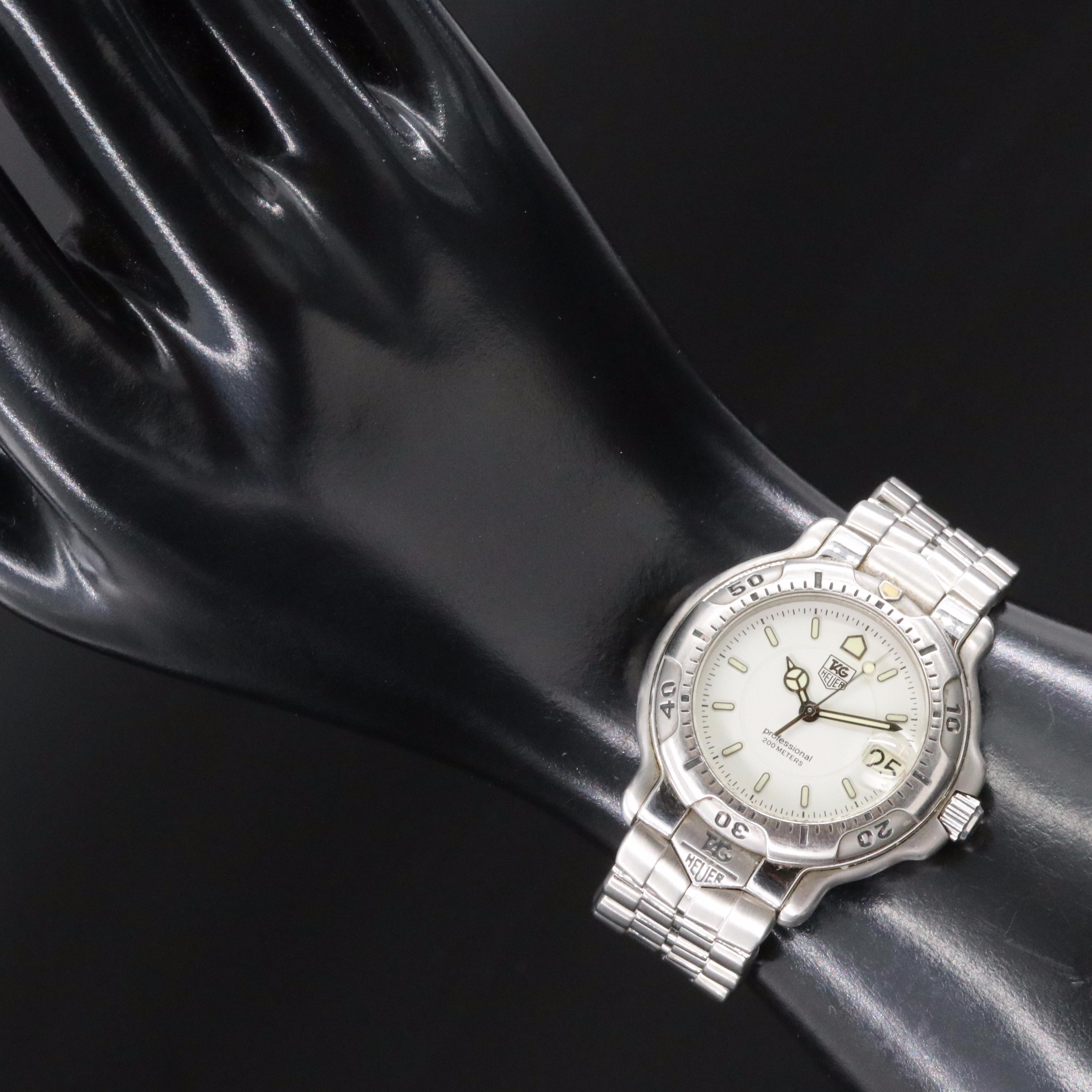 TAG Heuer 6000 Series WH 12 11 White Dial 35mm Steel Quartz Watch