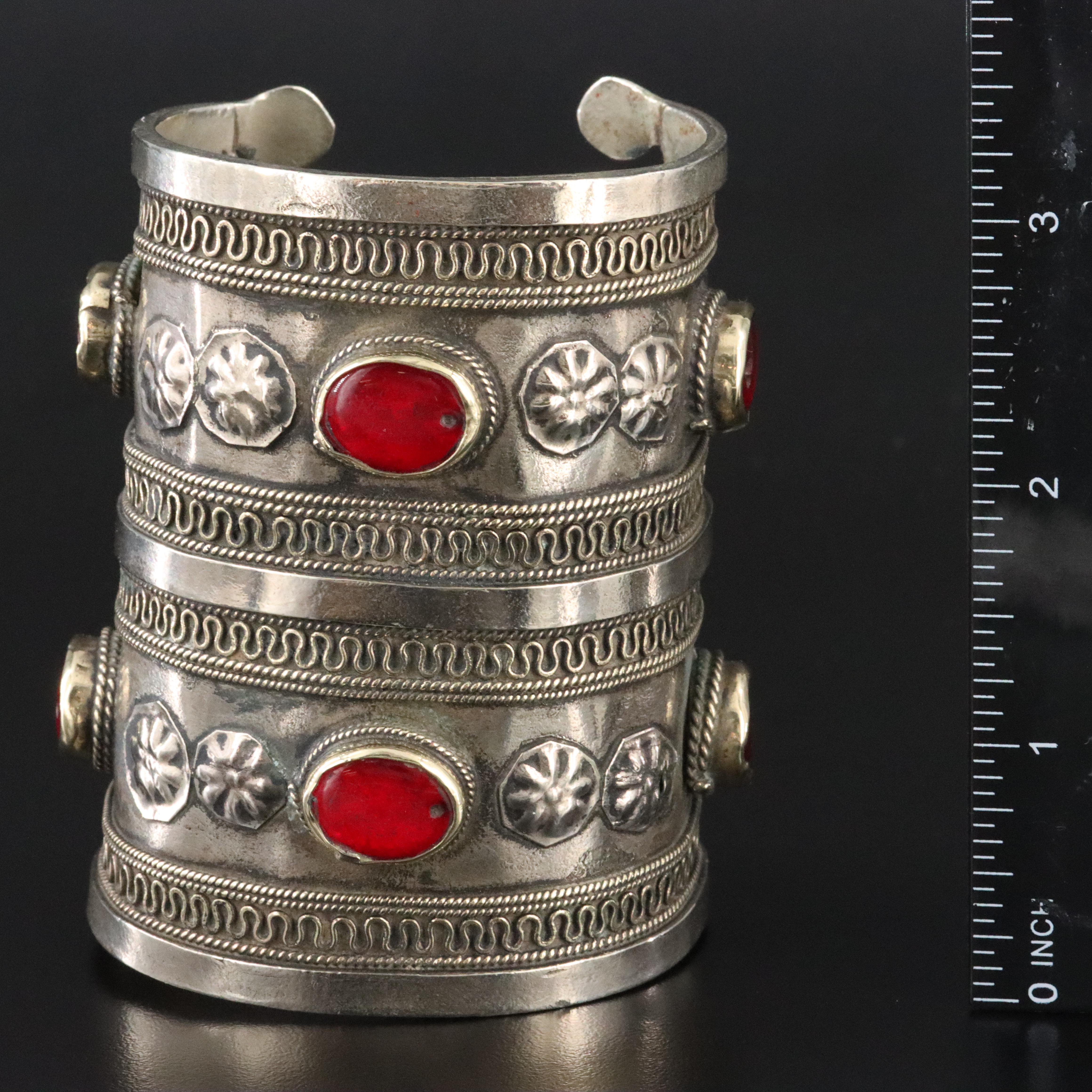 Turkmen Style Glass Armband