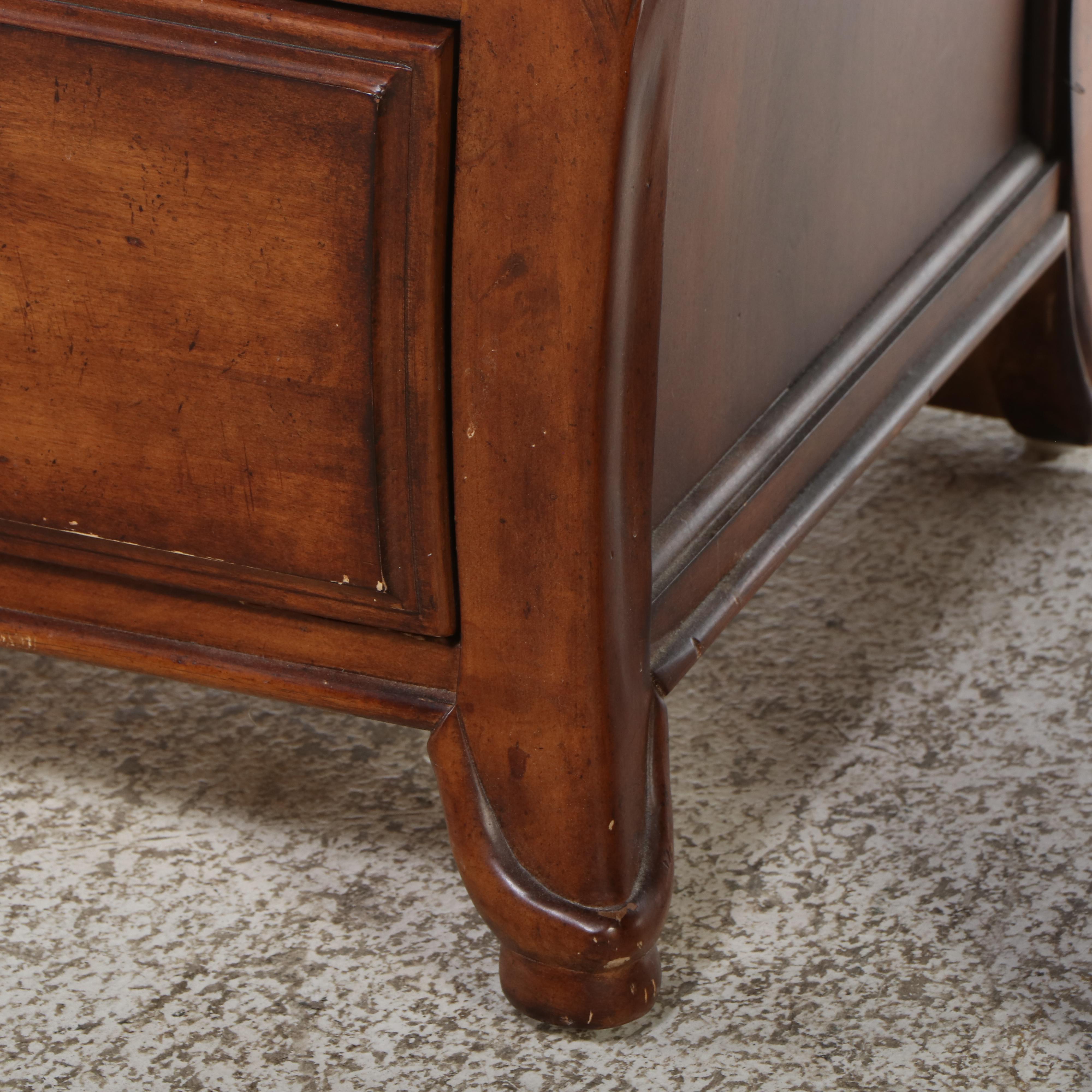 Pair of Drexel-Heritage Louis XV Style Nightstands