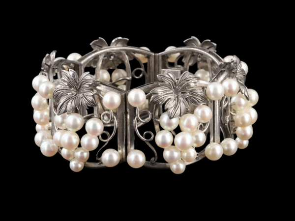 Antique and Vintage Fashion & Jewelry