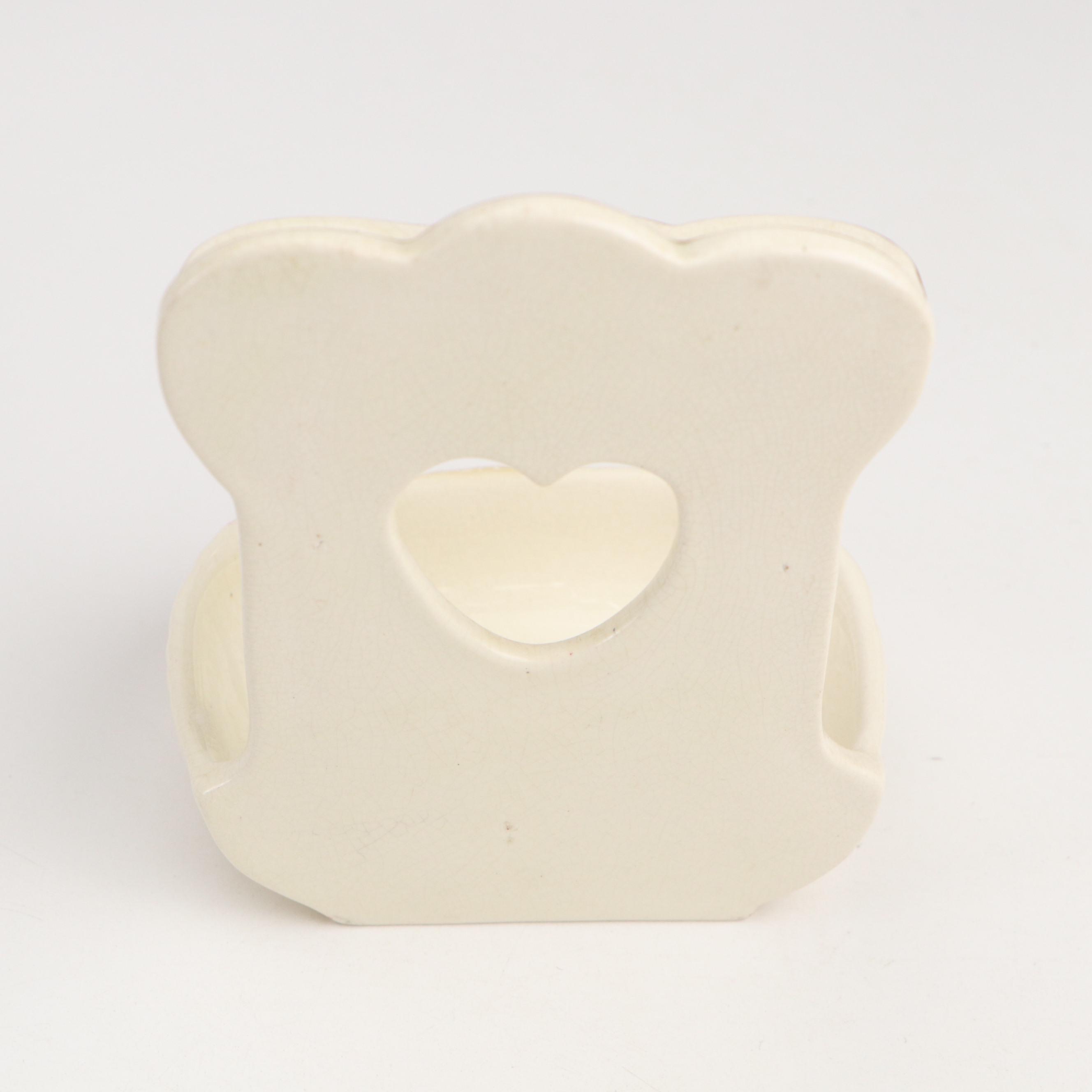 Powell, Bishop & Stonier with "Corinthian" Plate and Other Décor