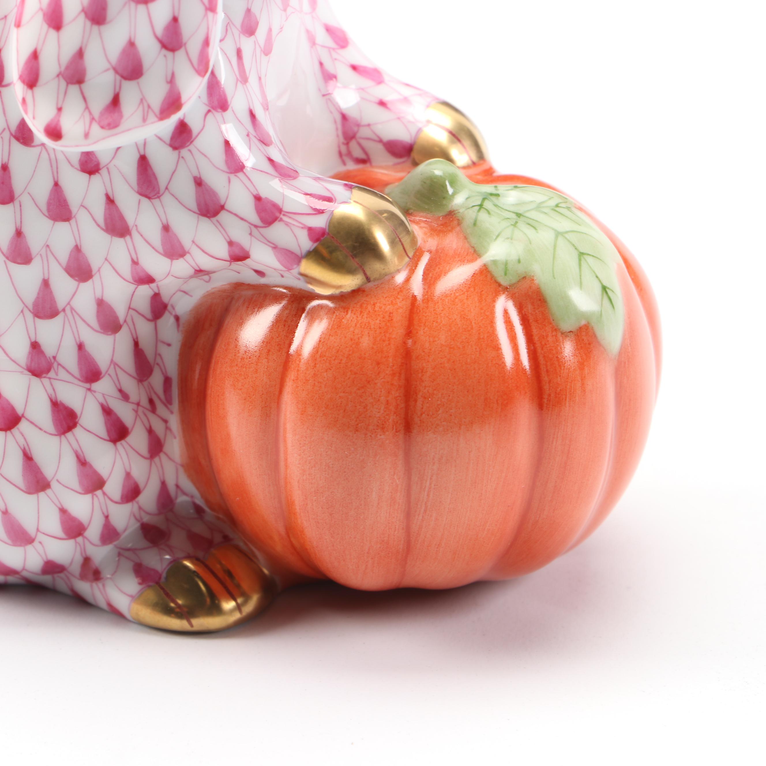 Herend Raspberry Fishnet with Gold "Autumn Bunny" Porcelain Figurine