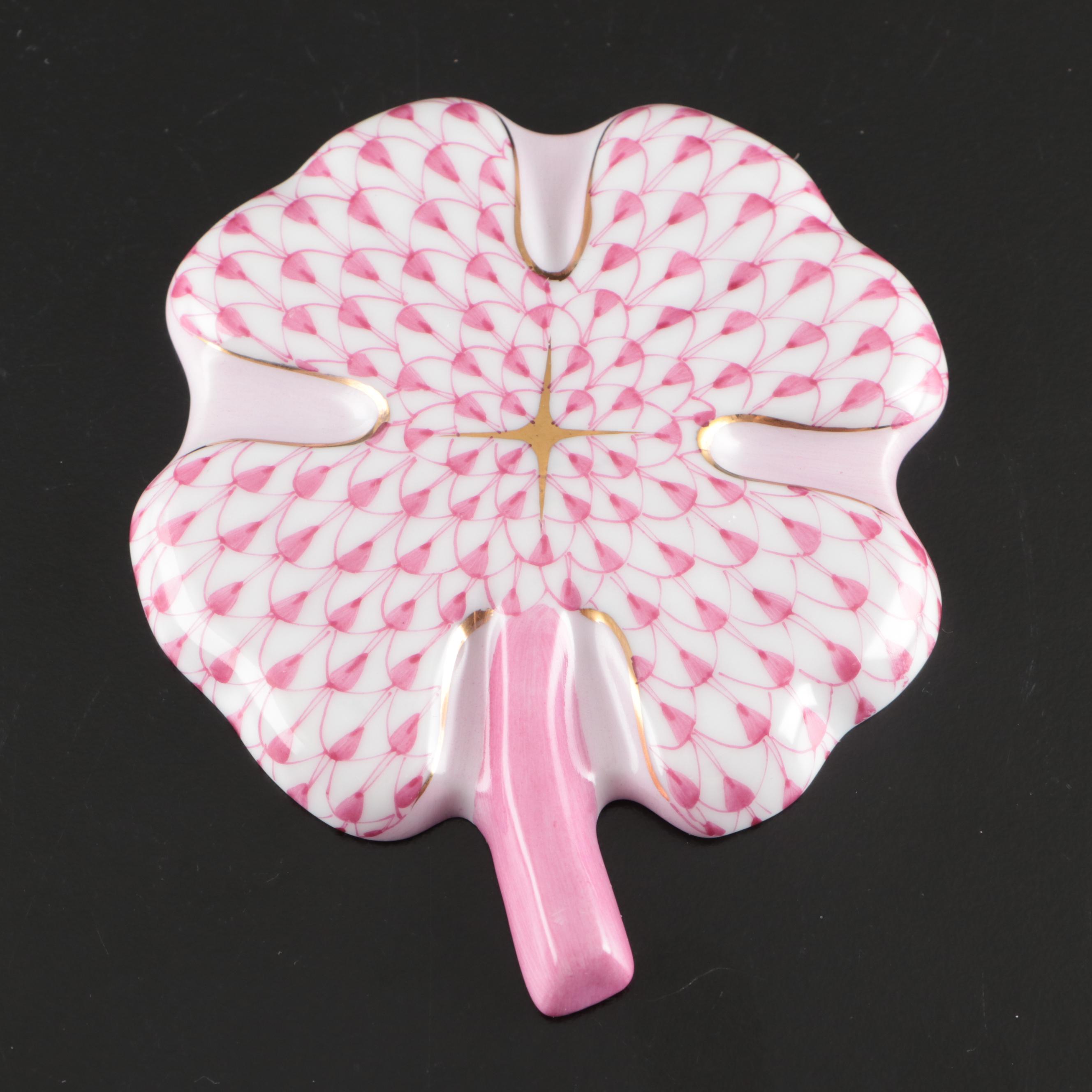 Herend Raspberry Fishnet with Gold "Four Leaf Clover" Porcelain Figurine