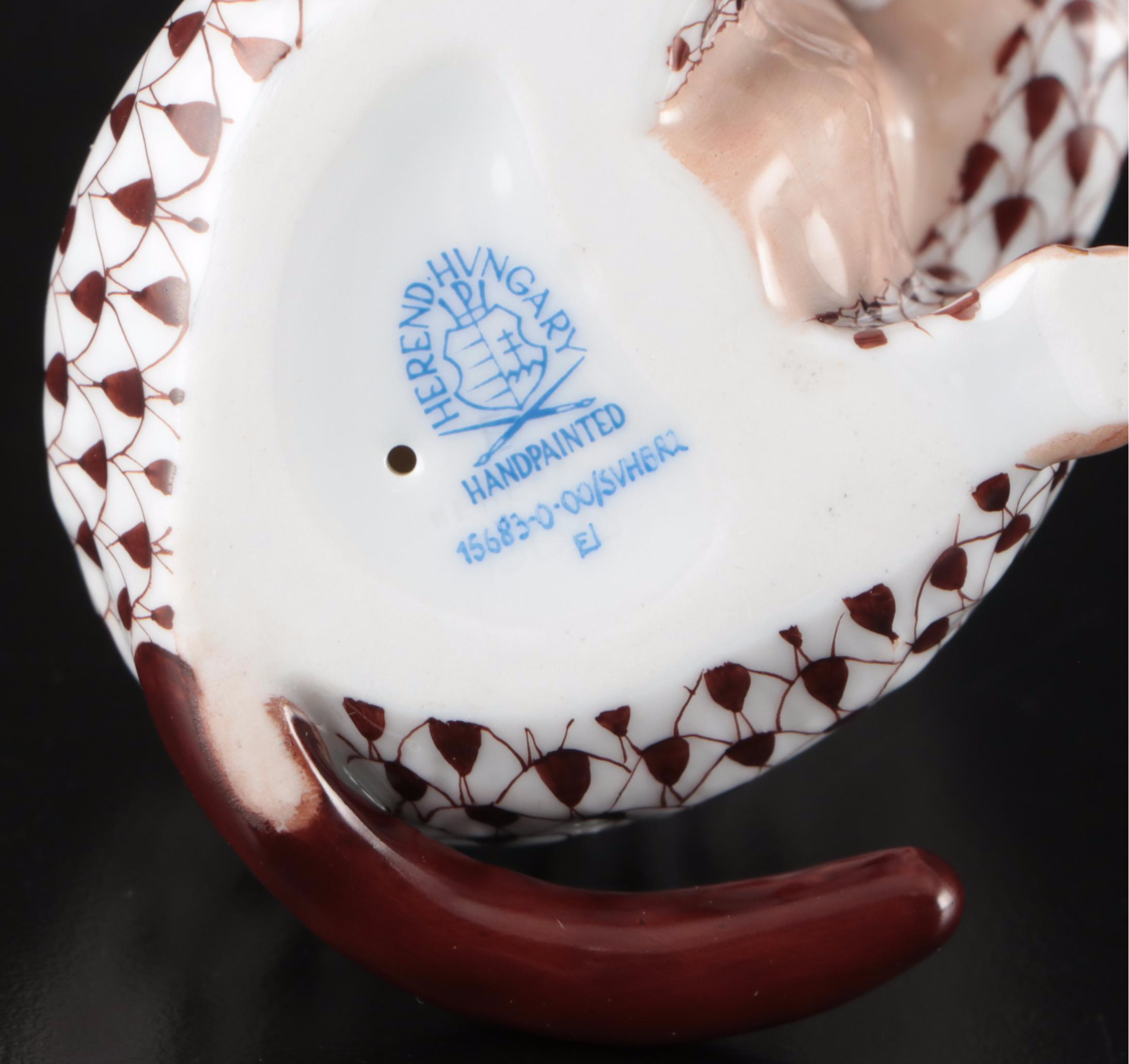 Herend Chocolate Fishnet with Gold "Woodchuck" Porcelain Figurine