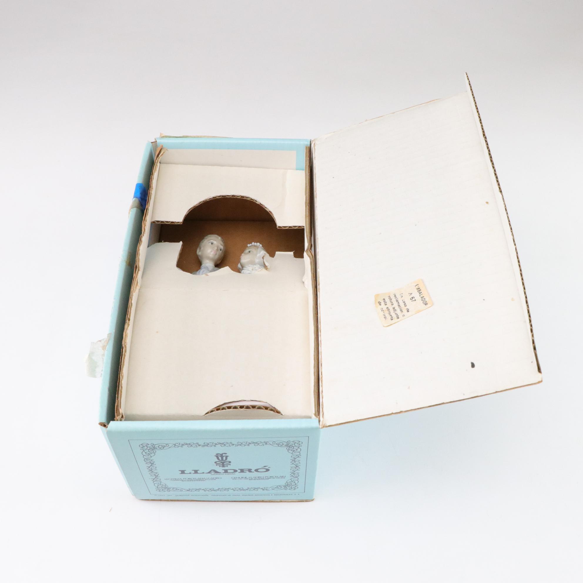 Lladró Wedding Collection "Bride and Groom" in Box, Retired