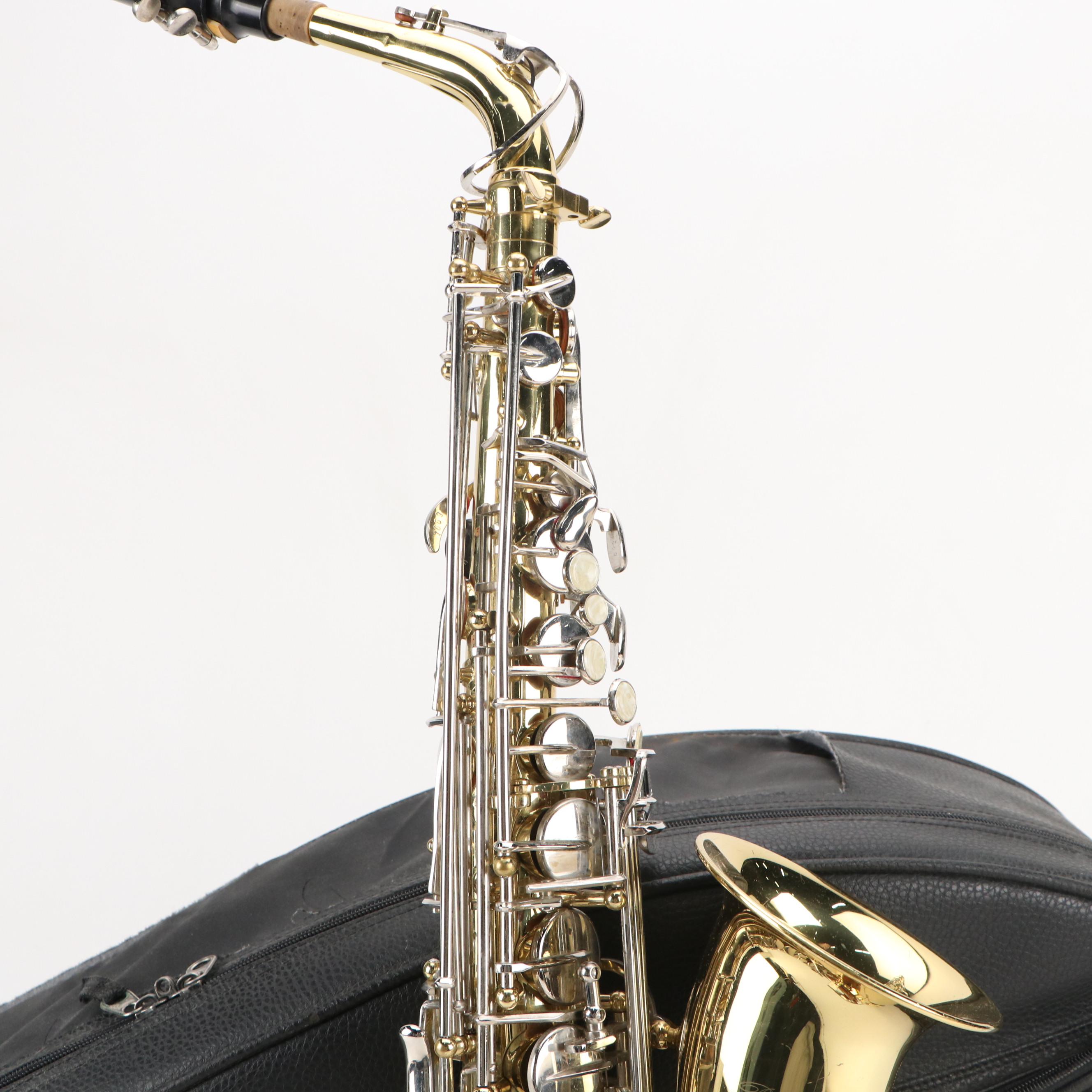 Borg Lacquered Brass and Nickle Alto Saxophone with Padded Vinyl Travel Case