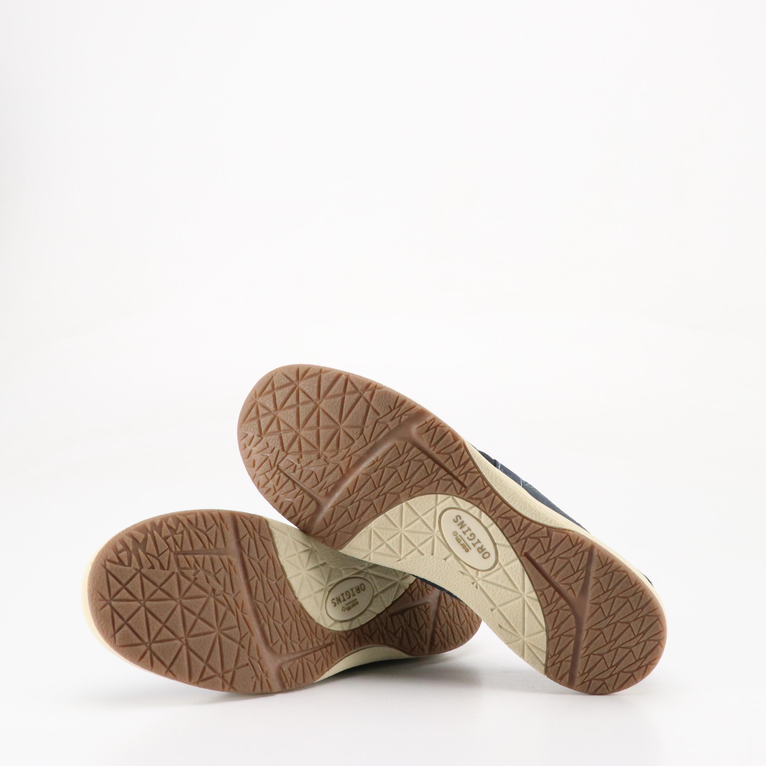 Earth Origins Grey Suede "Tristan" Hiking Boots & "Eisha" Sneakers, Other Socks