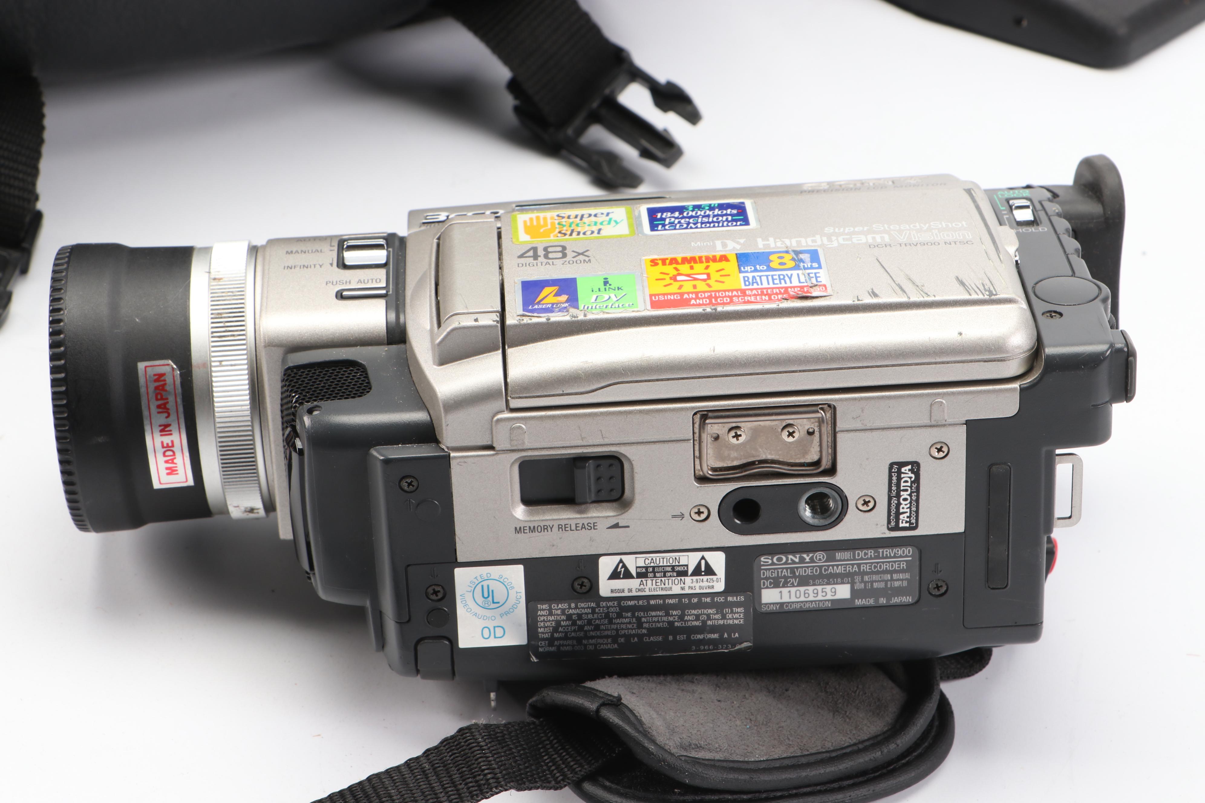 Sony DCR-TRV900 Digital Video Camera Recorder with Accessories and Camera Bag
