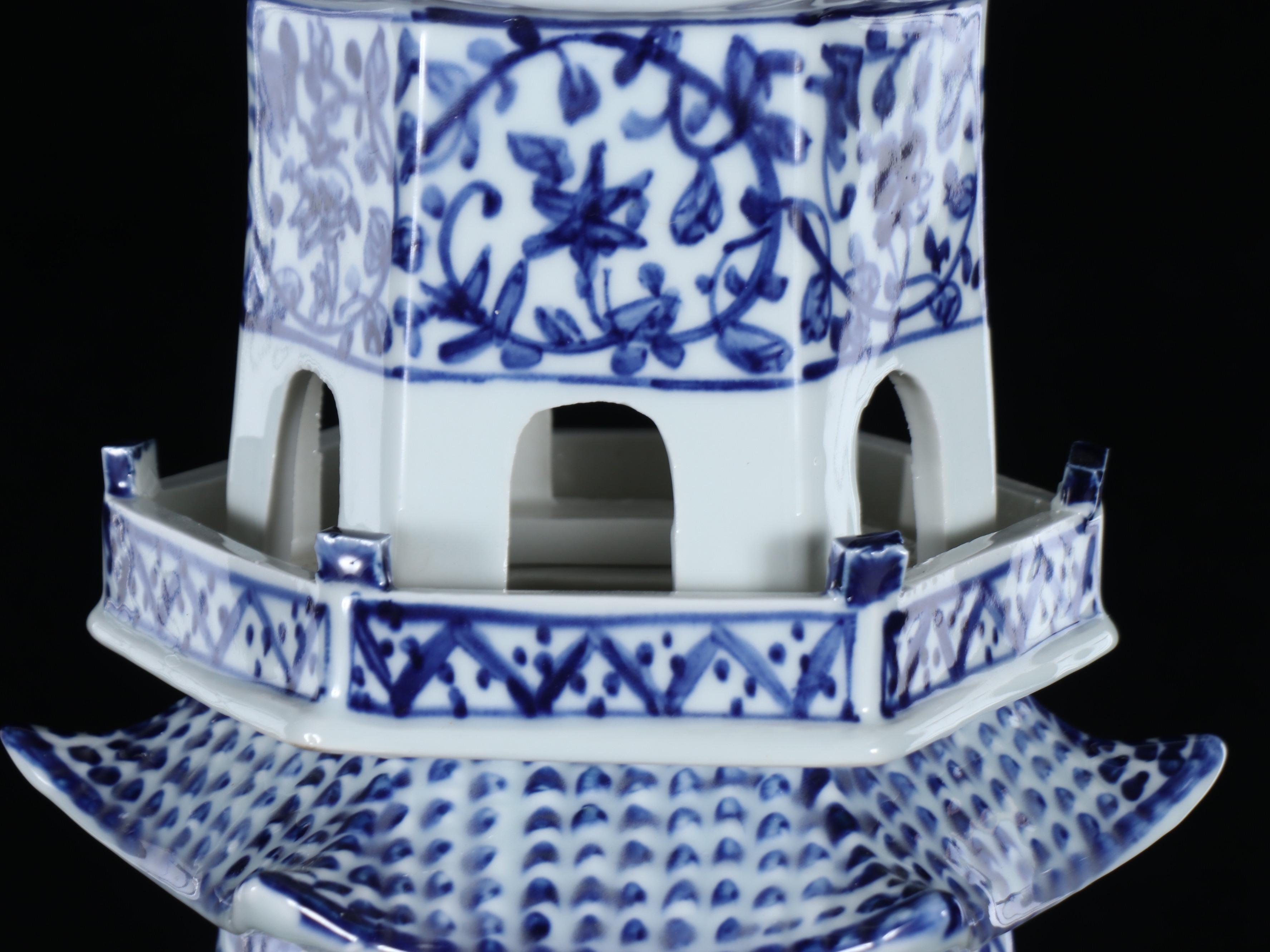 Chinese Blue and White Porcelain Seven-Tier Pagoda