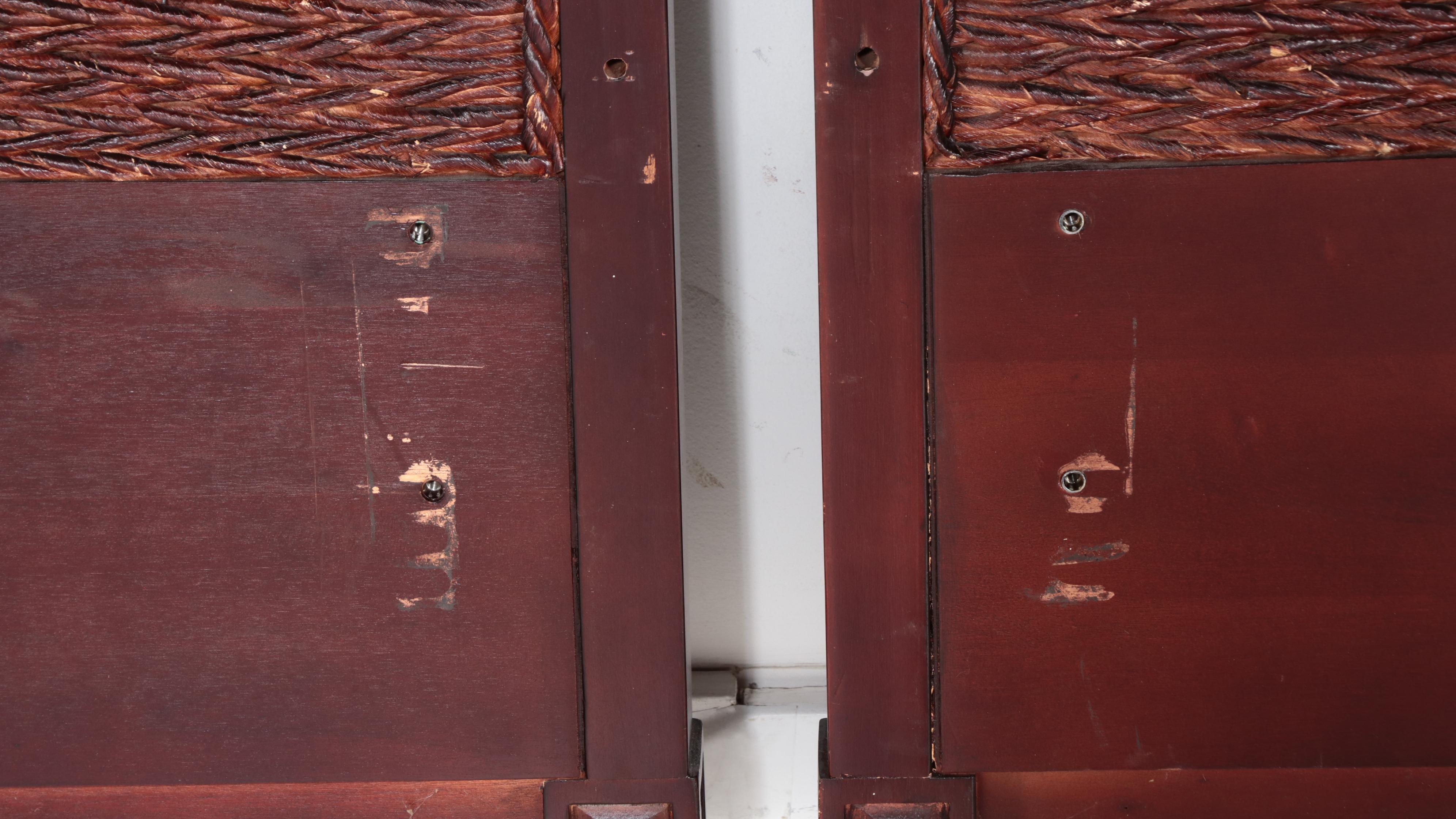 DRT Colonial Style Mahogany Finish and Rush Day Bed