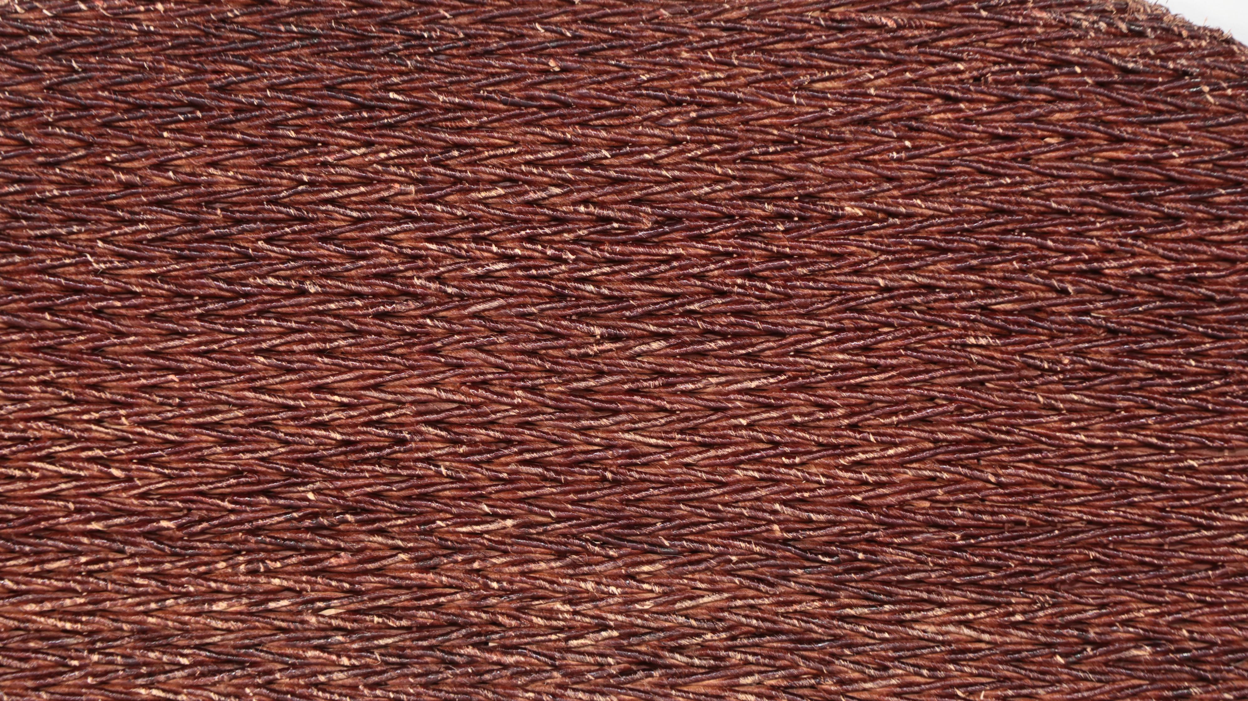 DRT Colonial Style Mahogany Finish and Rush Day Bed